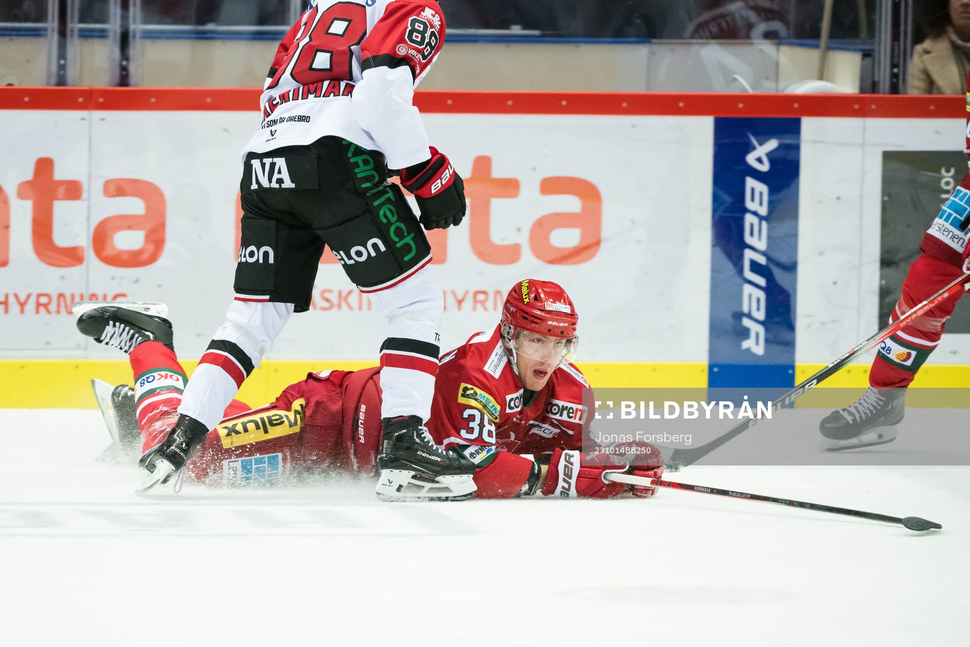 MoDos Johan Södergran och Örebros Jonathan Lekkerimäki