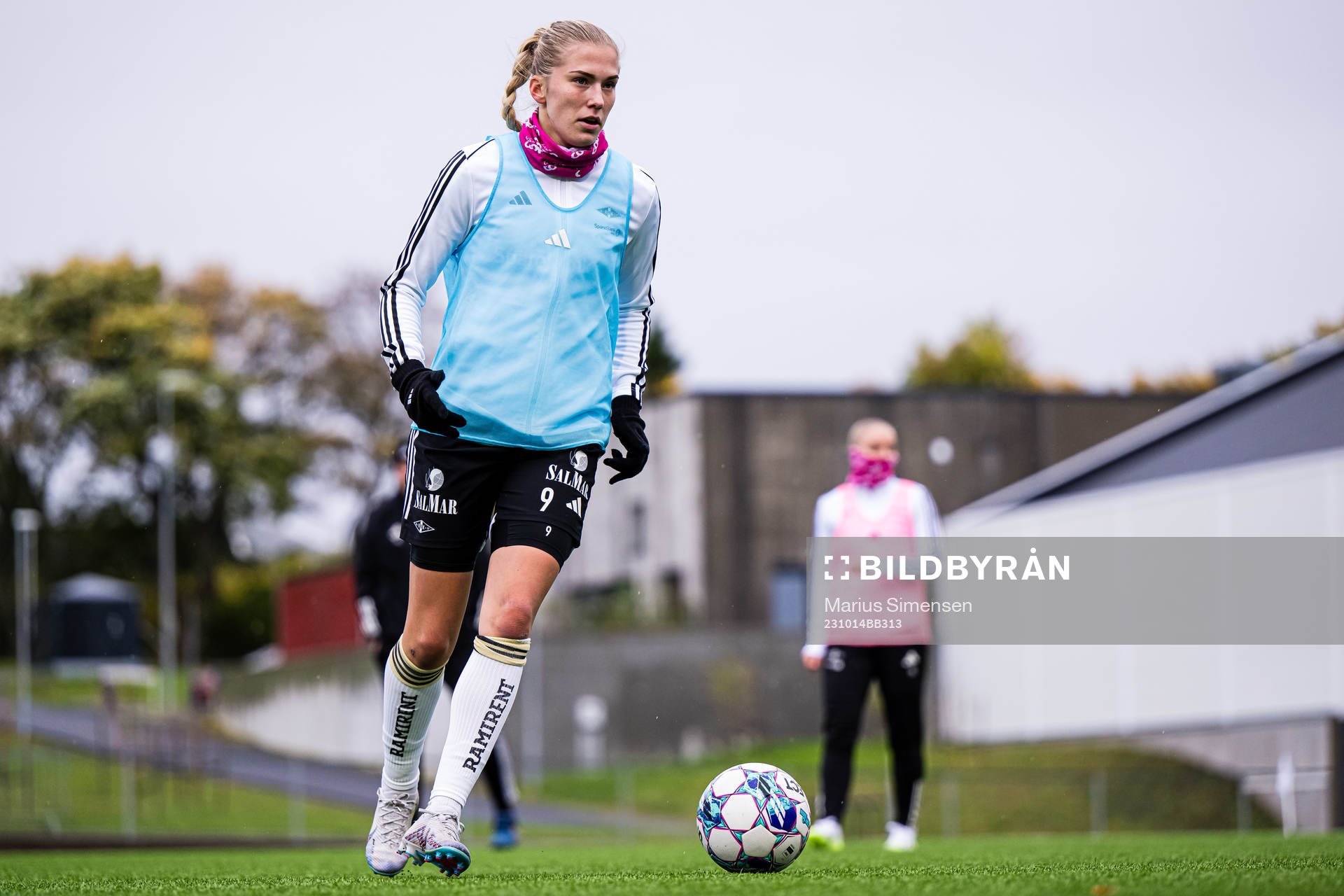 Emilie Nautnes of Rosenborg warms up