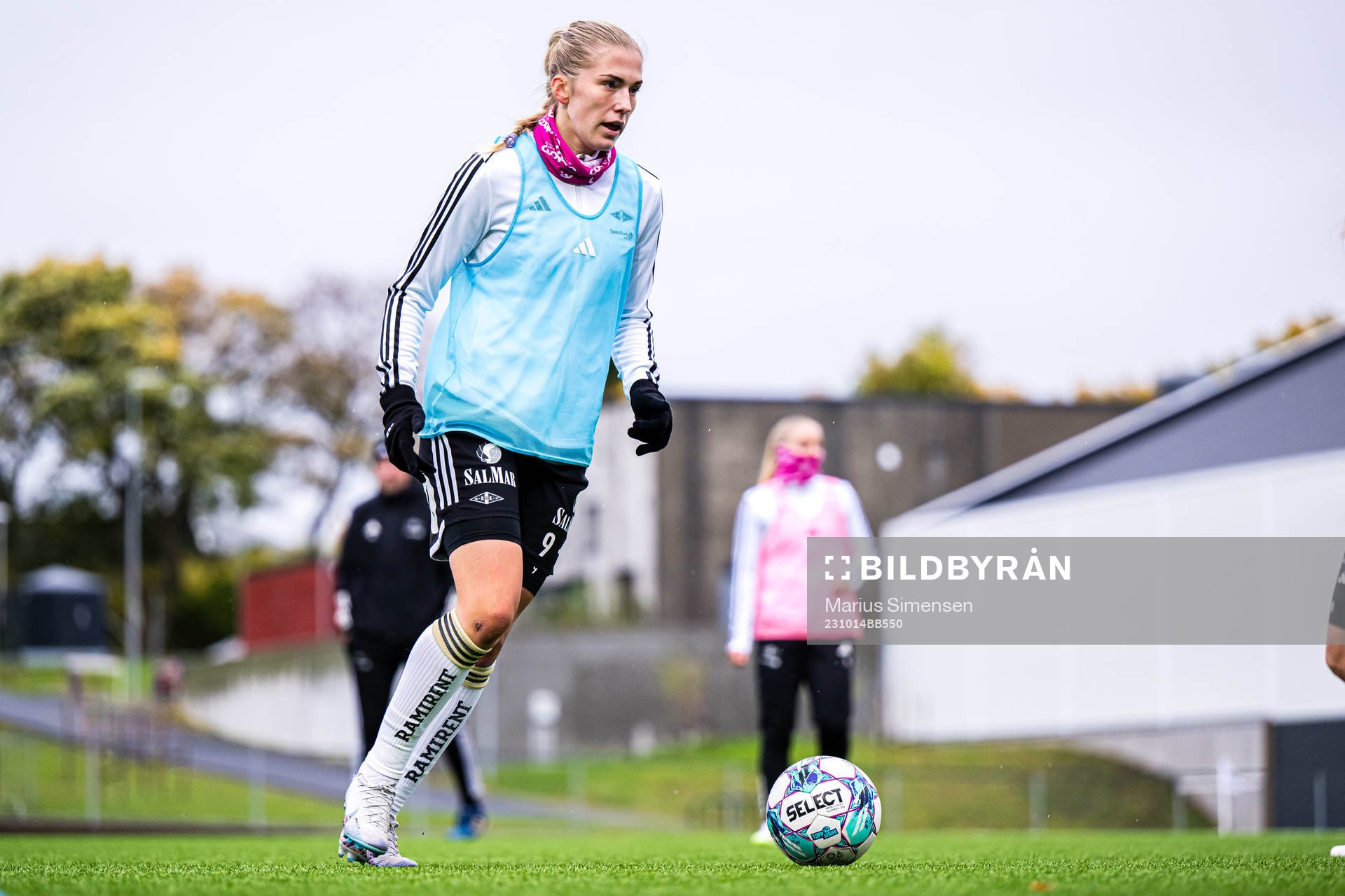 Emilie Nautnes of Rosenborg warms up