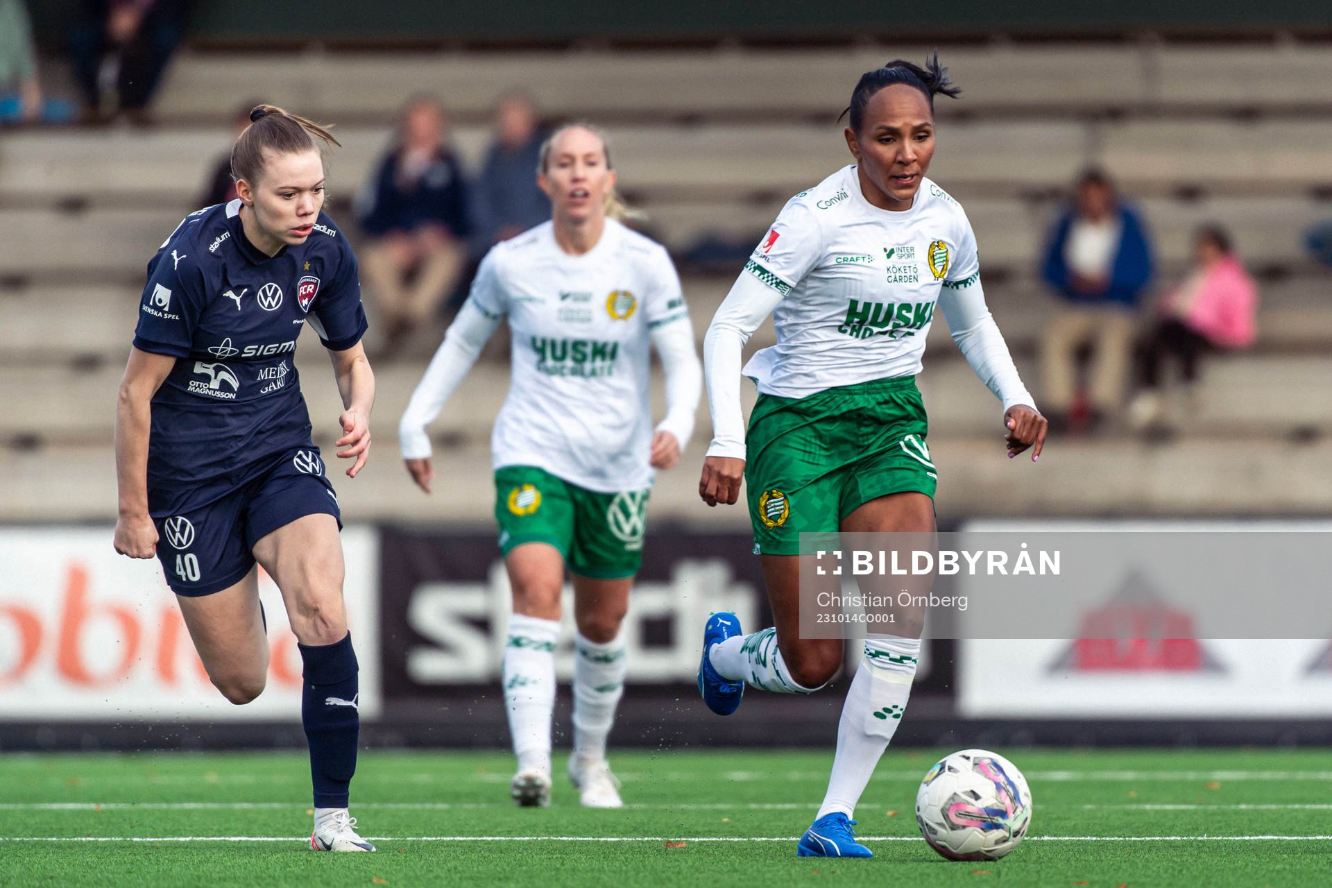 Hammarbys Madelen Janogy och FC Rosengårds Bea Sprung