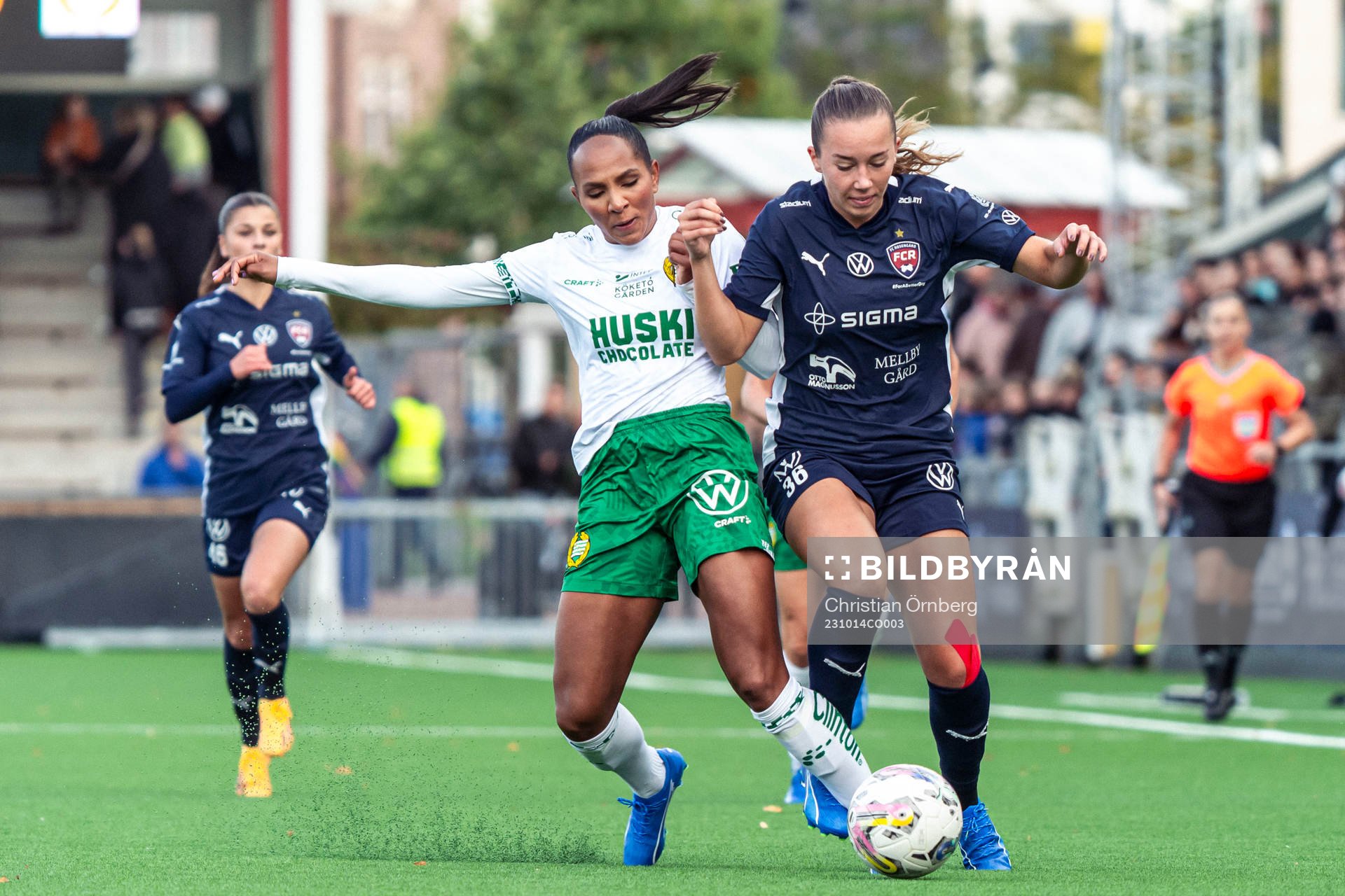 Hammarbys Madelen Janogy och FC Rosengårds Athinna Persson