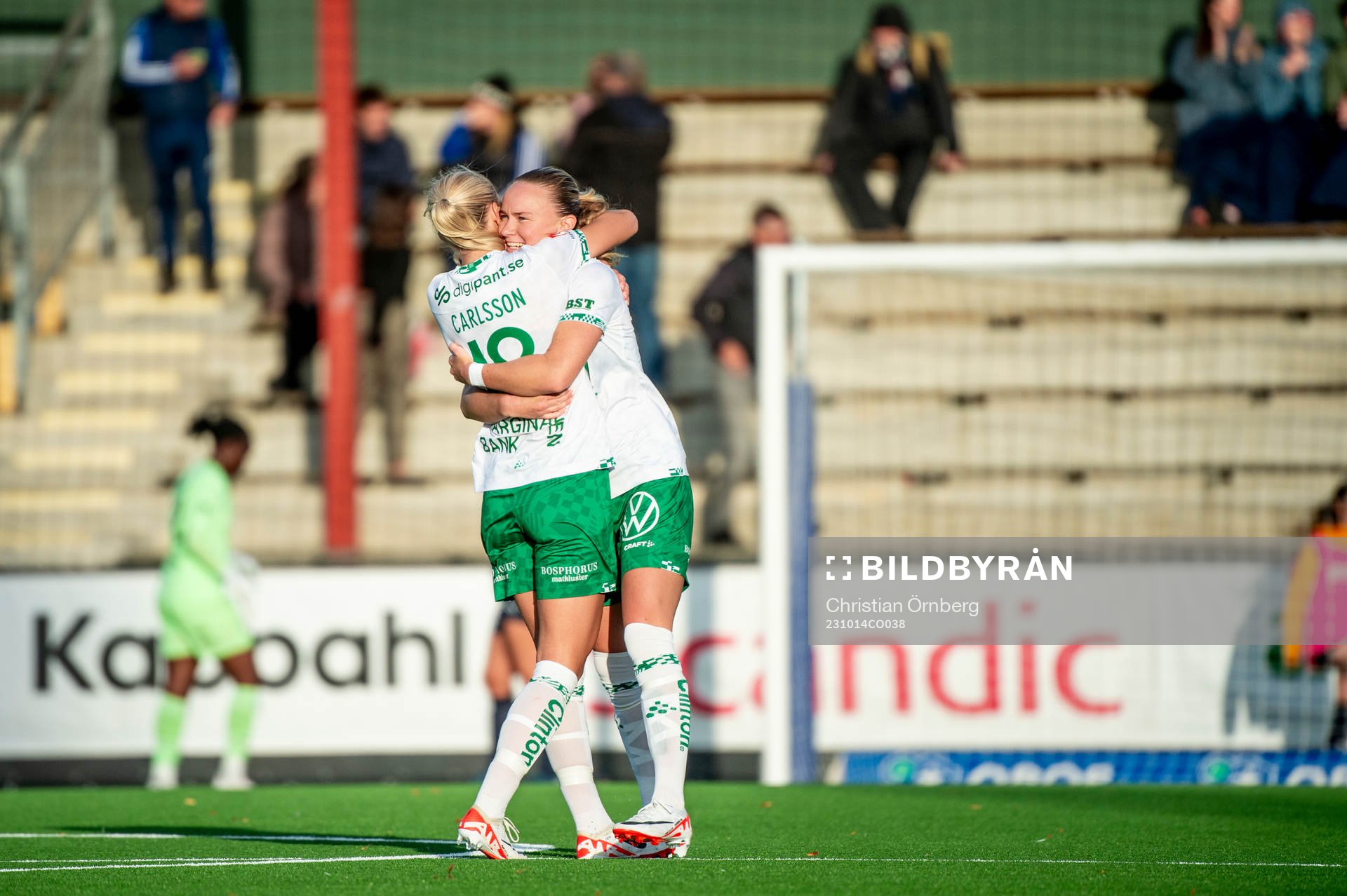 Hammarbys spelare jublar