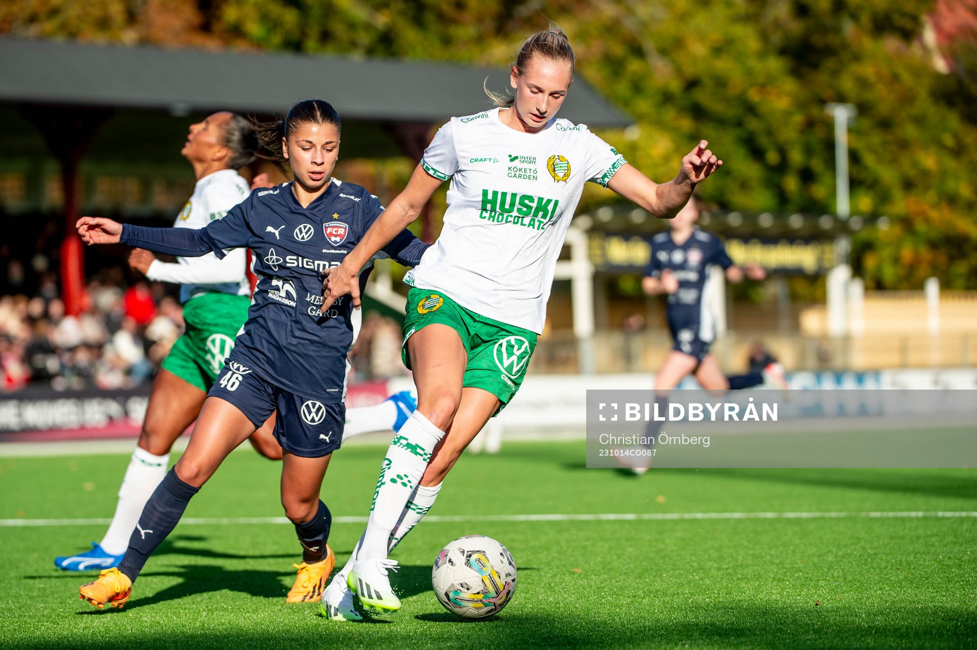 Hammarbys Ellen Wangerheim mot FC Rosengårds Mikaela