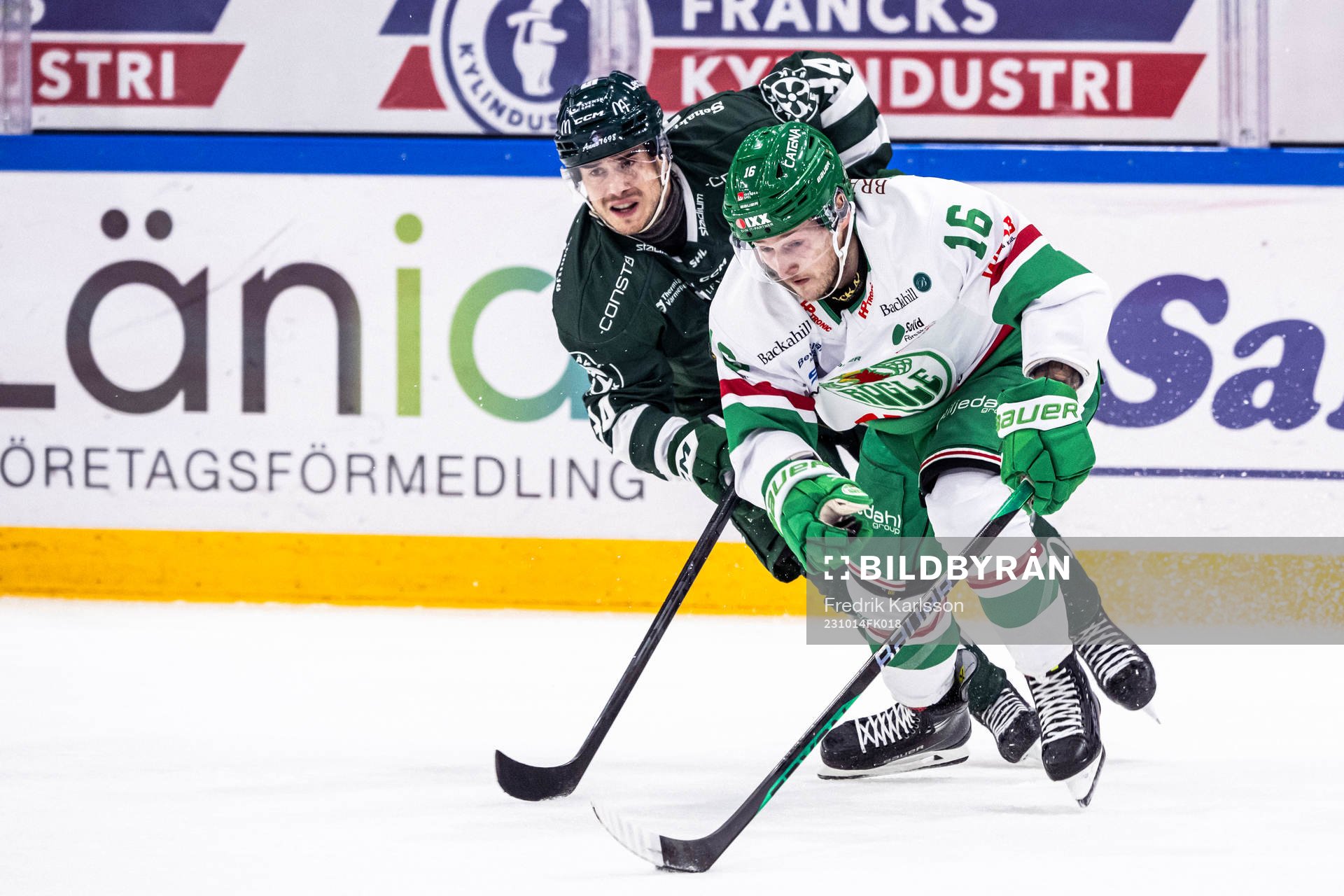Färjestads Michael Lindqvist och Rögles Valtteri Viljanen