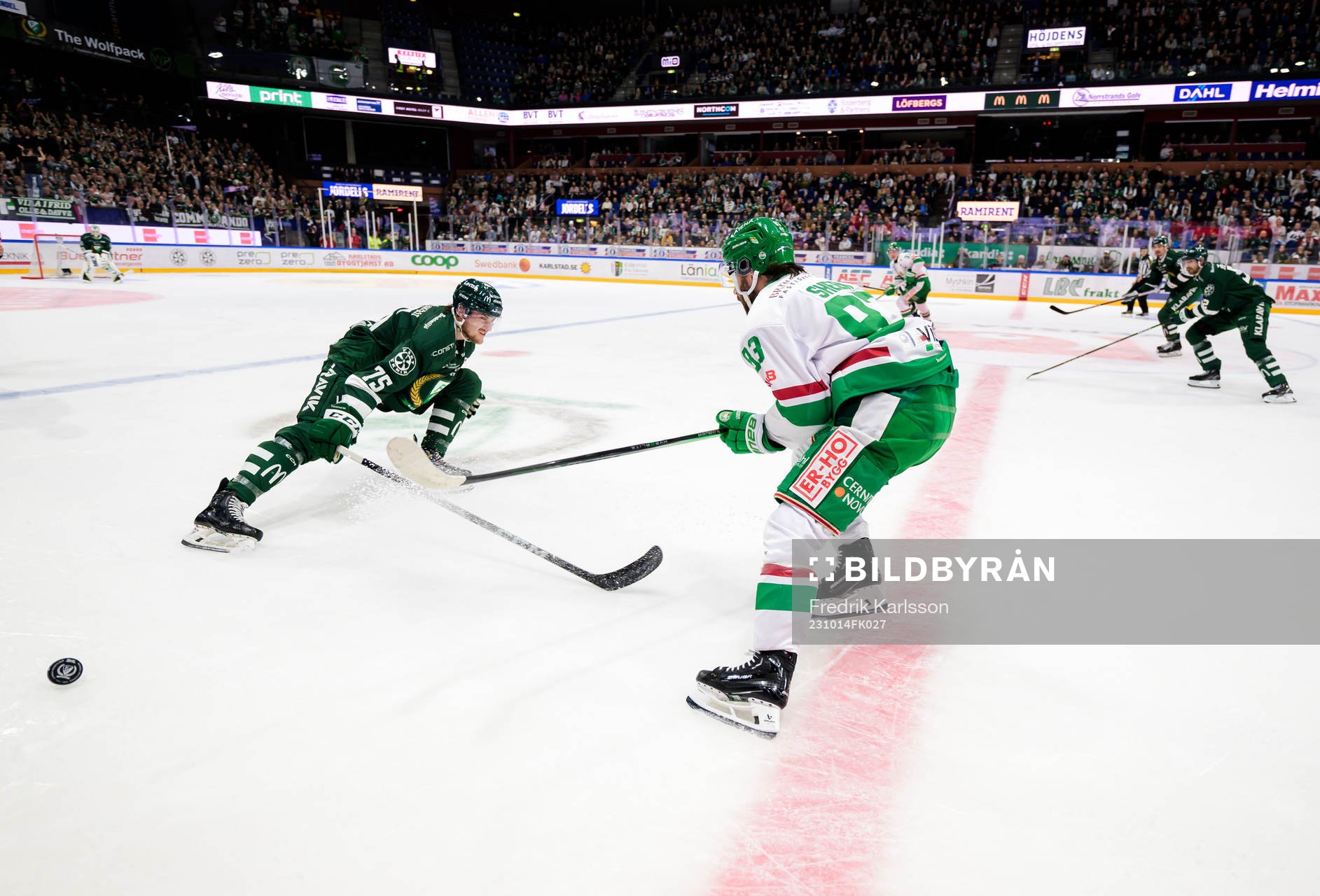 Färjestads Jeremy Salvas Groleau och Rögles Riley Sheen