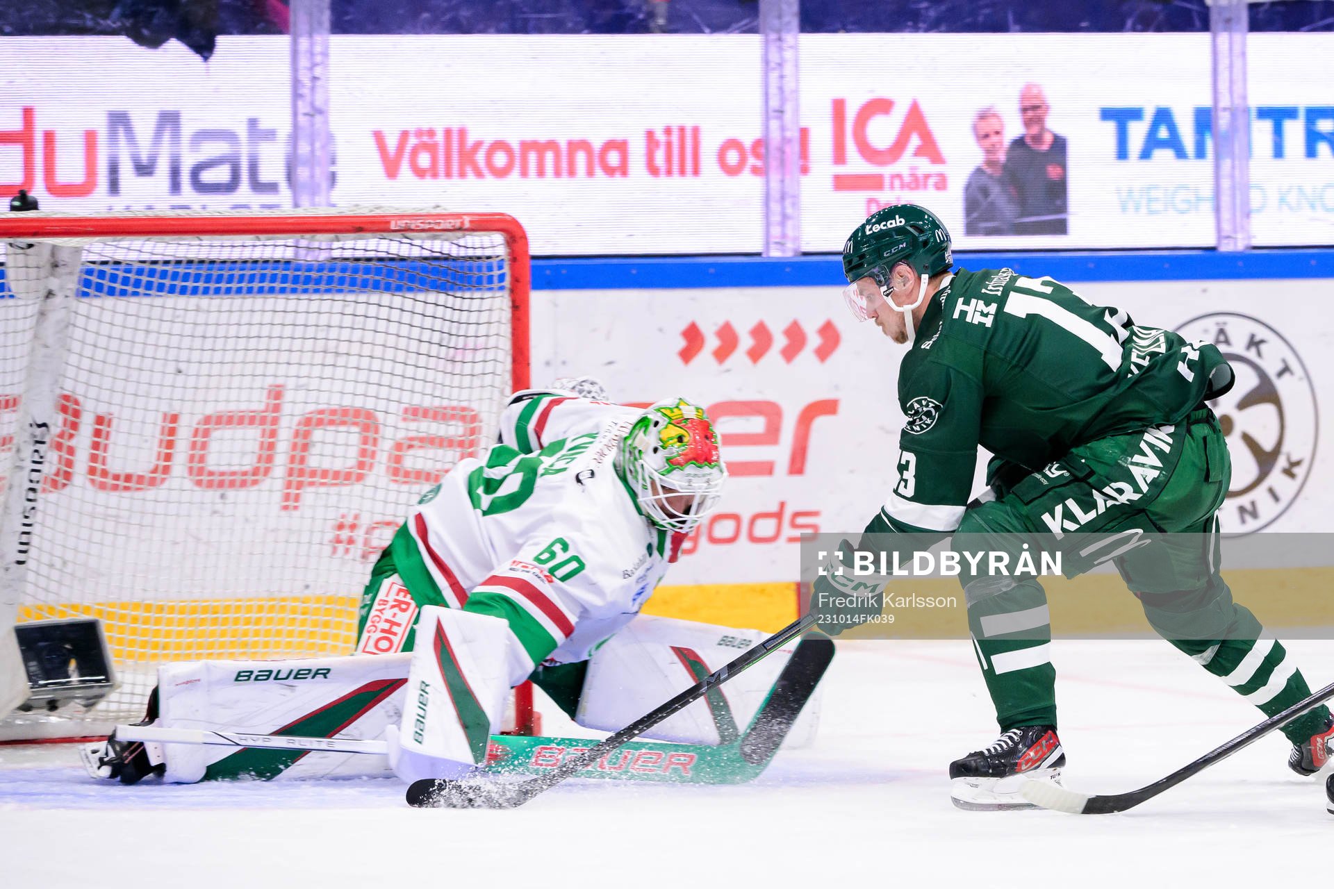 Rögles målvakt Petr Kvaca och Färjestads Joel Kellman