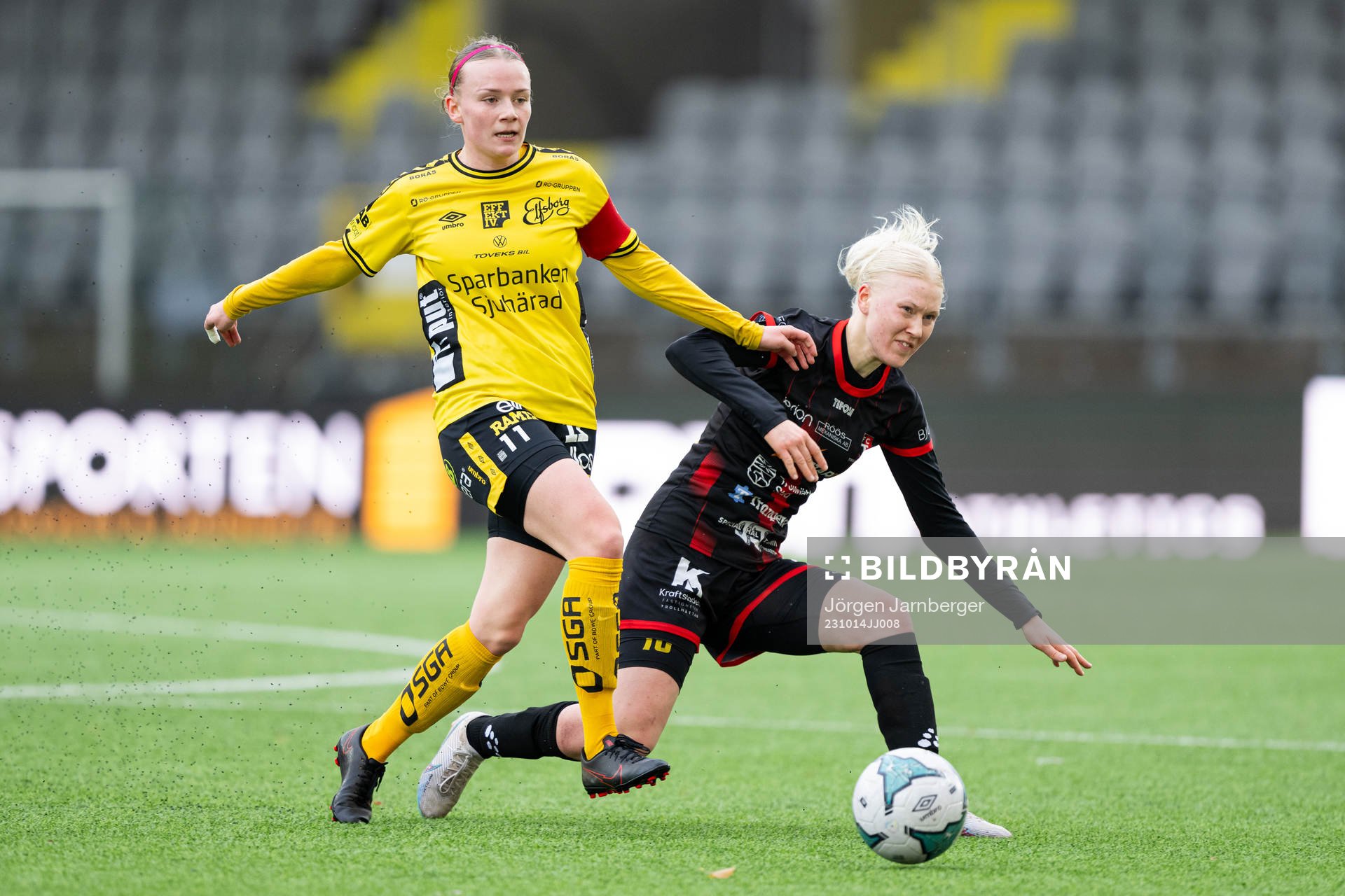 Elfsborgs Leann Nyström och FC Trollhättan s Amanda