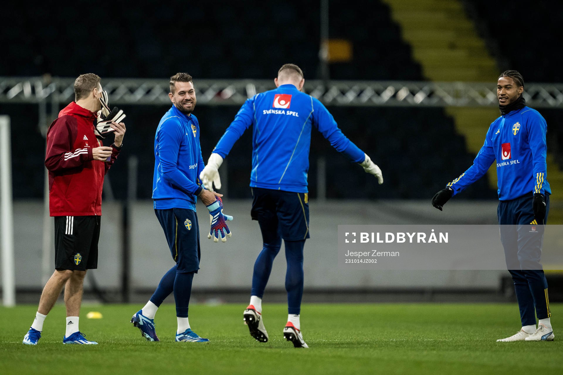 Goalkeeper Kristoffer Nordfeldt and Jens Cajuste of the