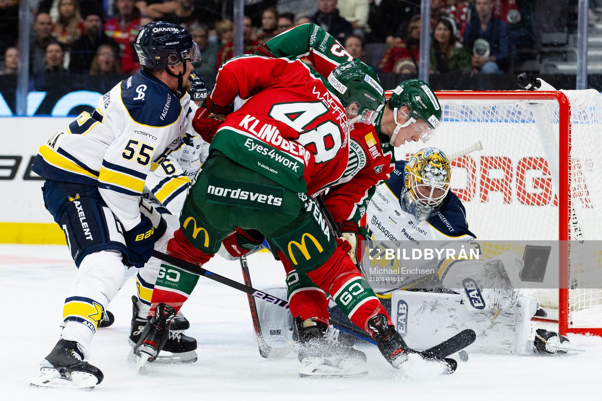 Frölundas Carl Klingberg och Gustav Rydahl framför HV71s