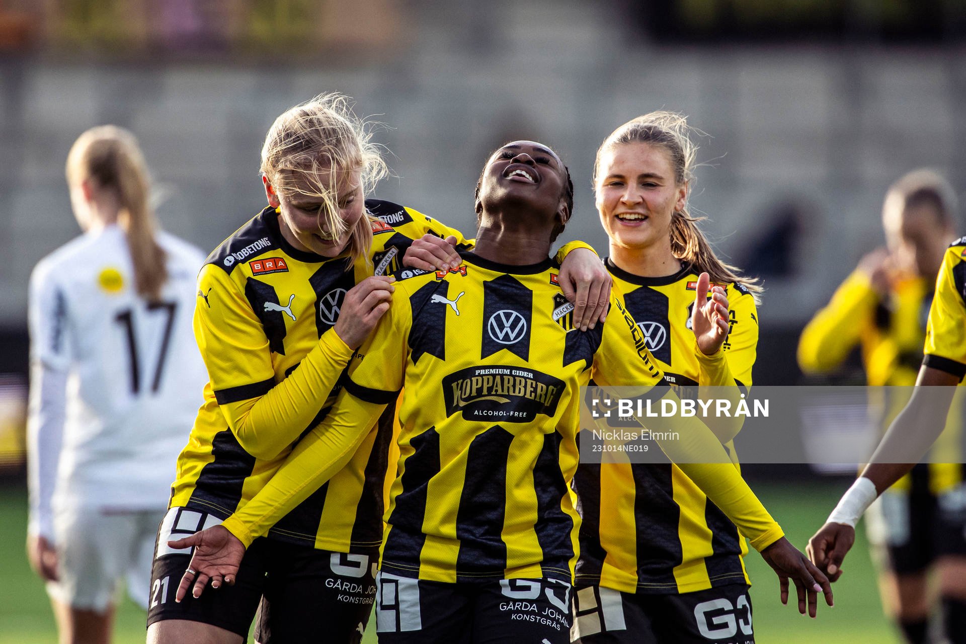 Häckens Monica Jusu Bah jublar