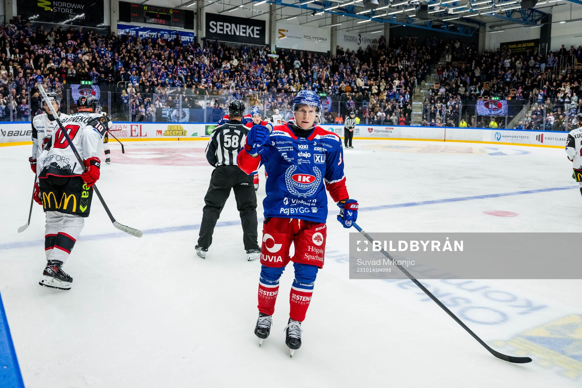 IK Oskarshamns Olli Palola jublar