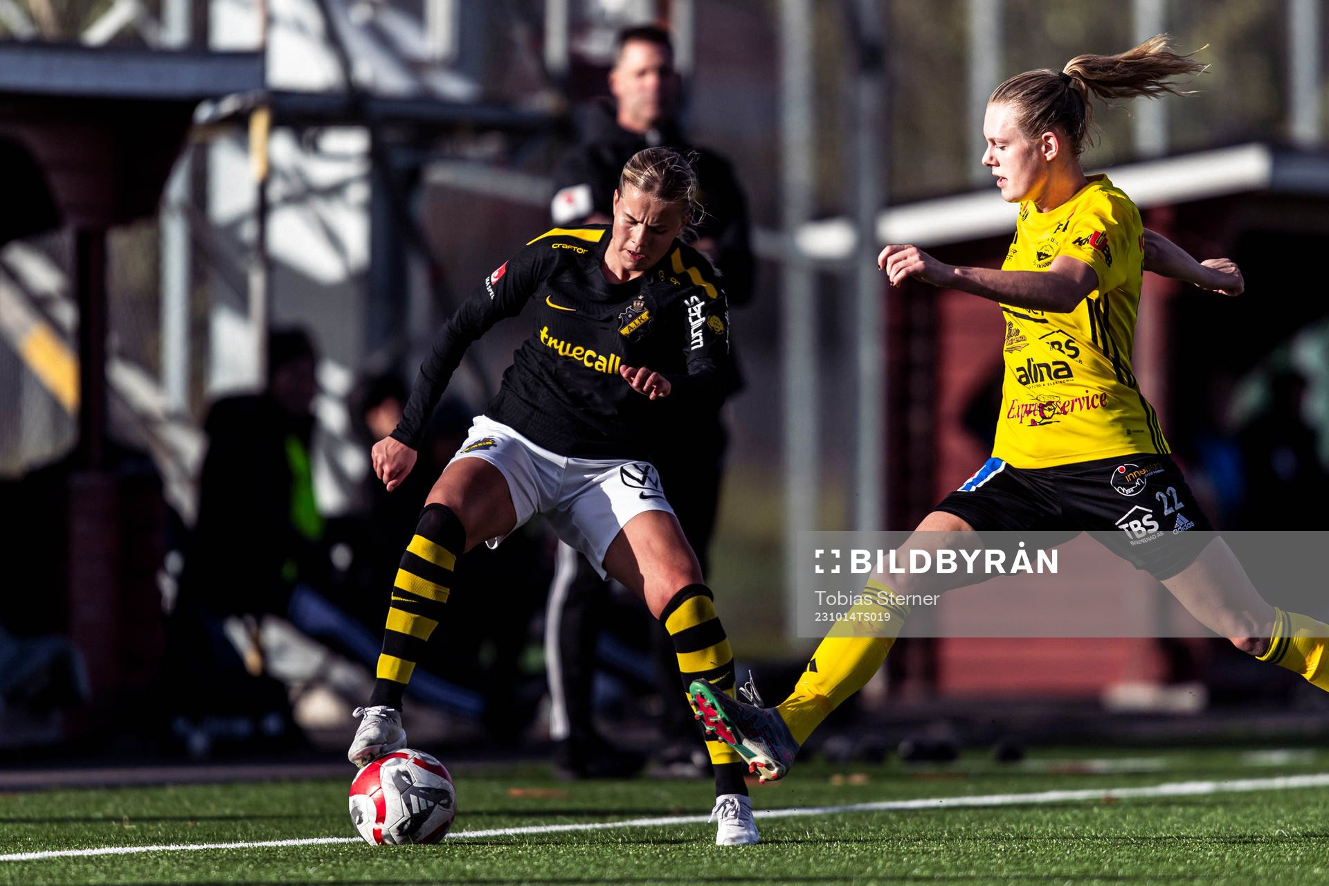AIKs Sara Frigren och Gamla Upsalas Moa Andersson