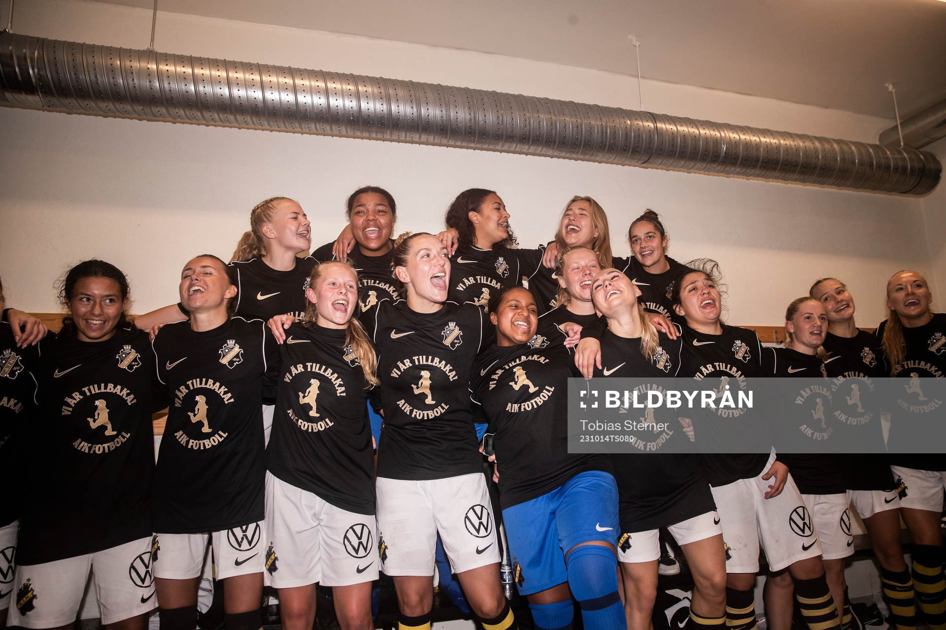 AIKs spelare jublar