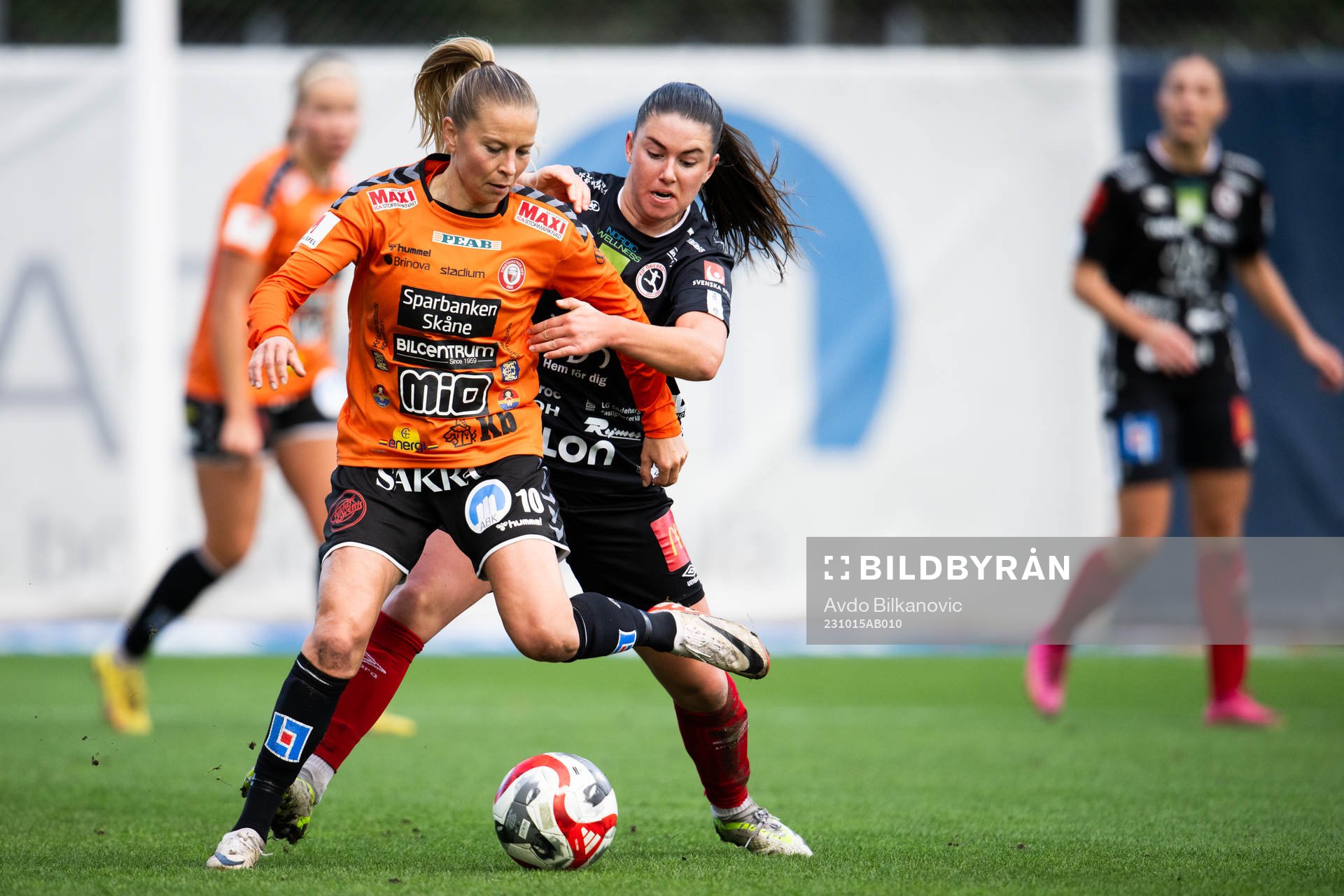 Kristianstads Emmi Alanen och Örebros Emilia Pelgander