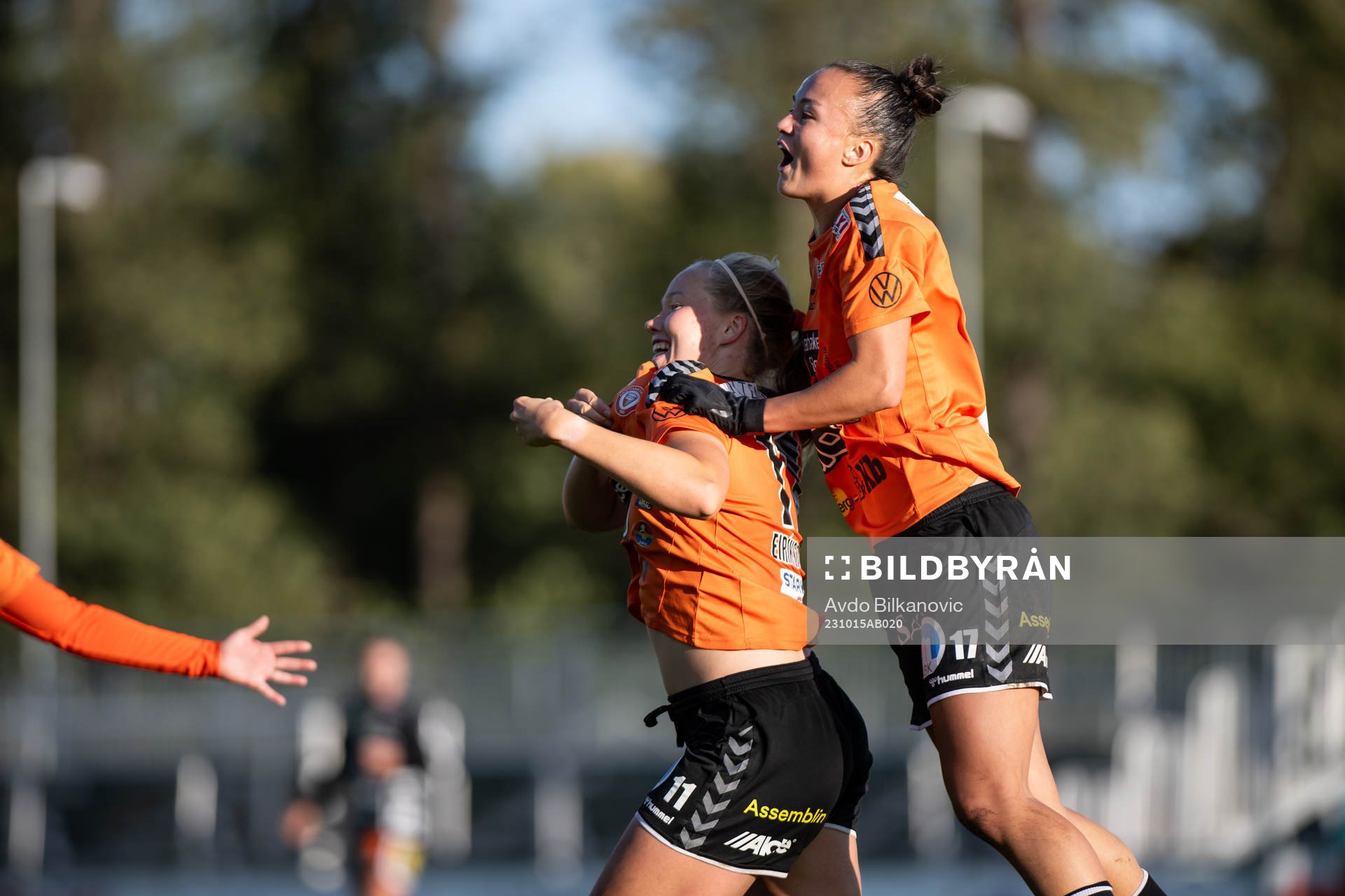 Kristianstads Hlin Eiriksdottir och Amy Sayer jublar