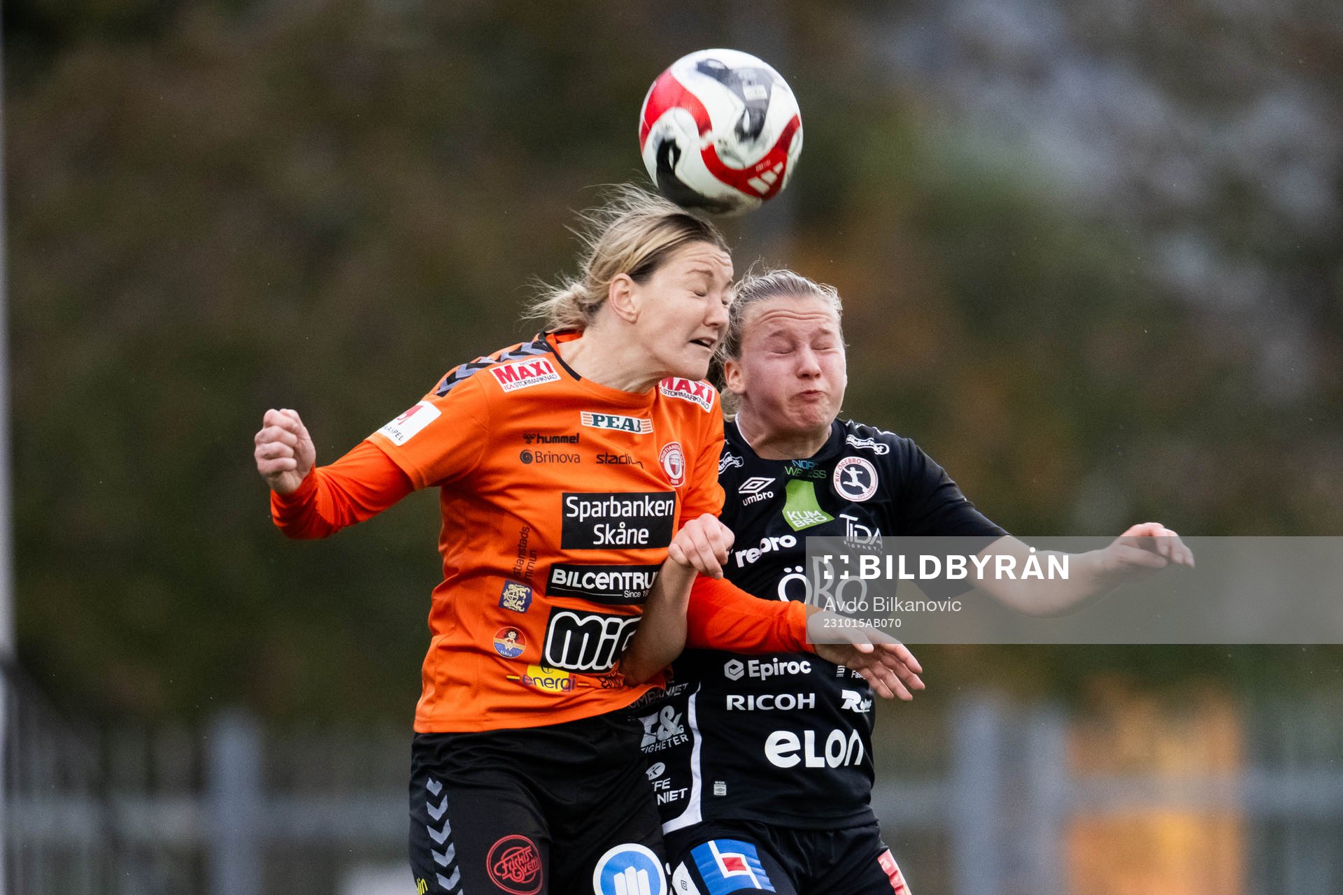 Kristianstads Mia Carlsson  och Örebros Inka Sarjanoja