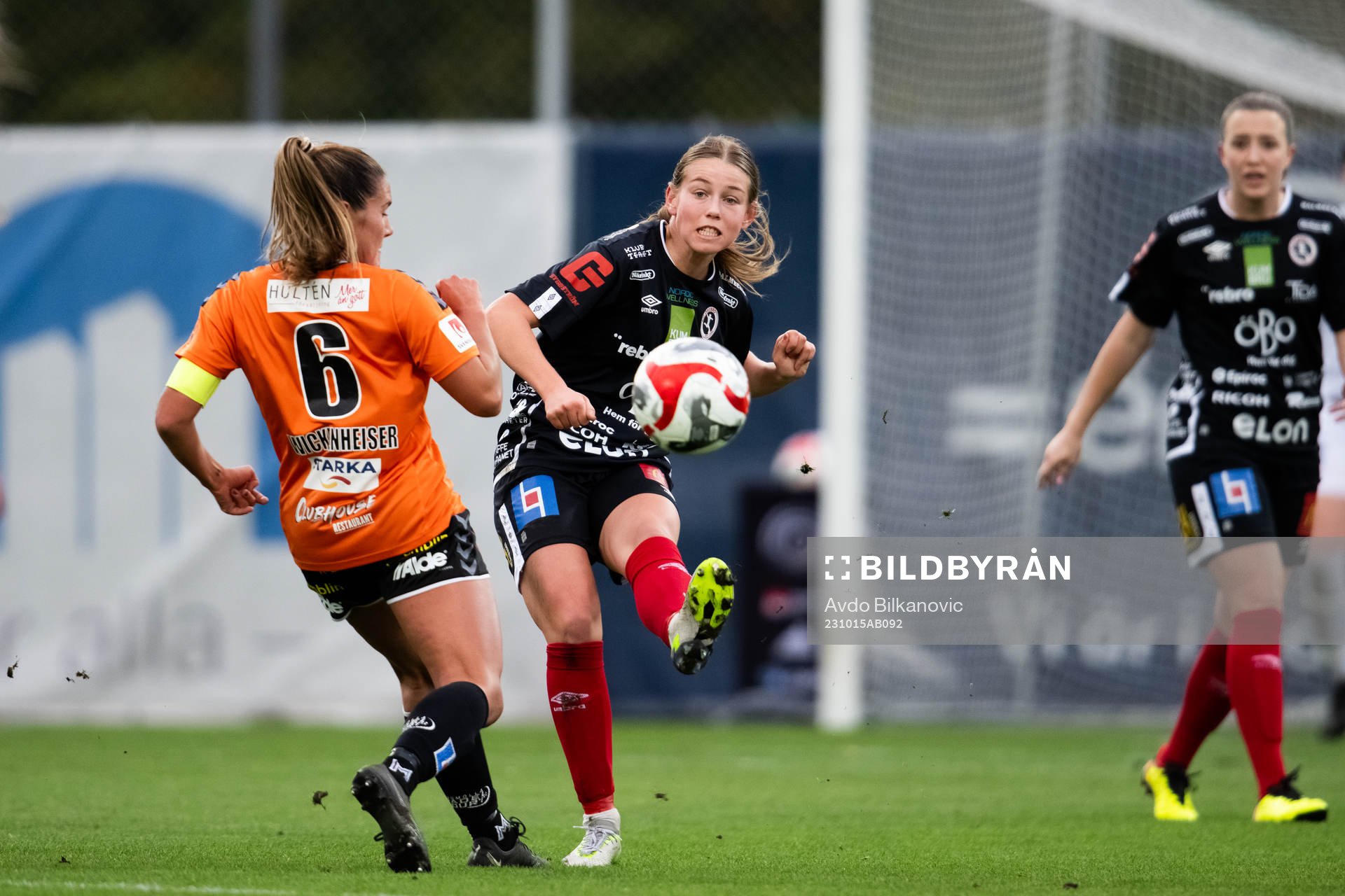 Örebros Elsa Pelgander under fotbollsmatchen i Damallsvenskan mellan Kristianstad och Örebro den 15 oktober 2023 i Kristianstad. 