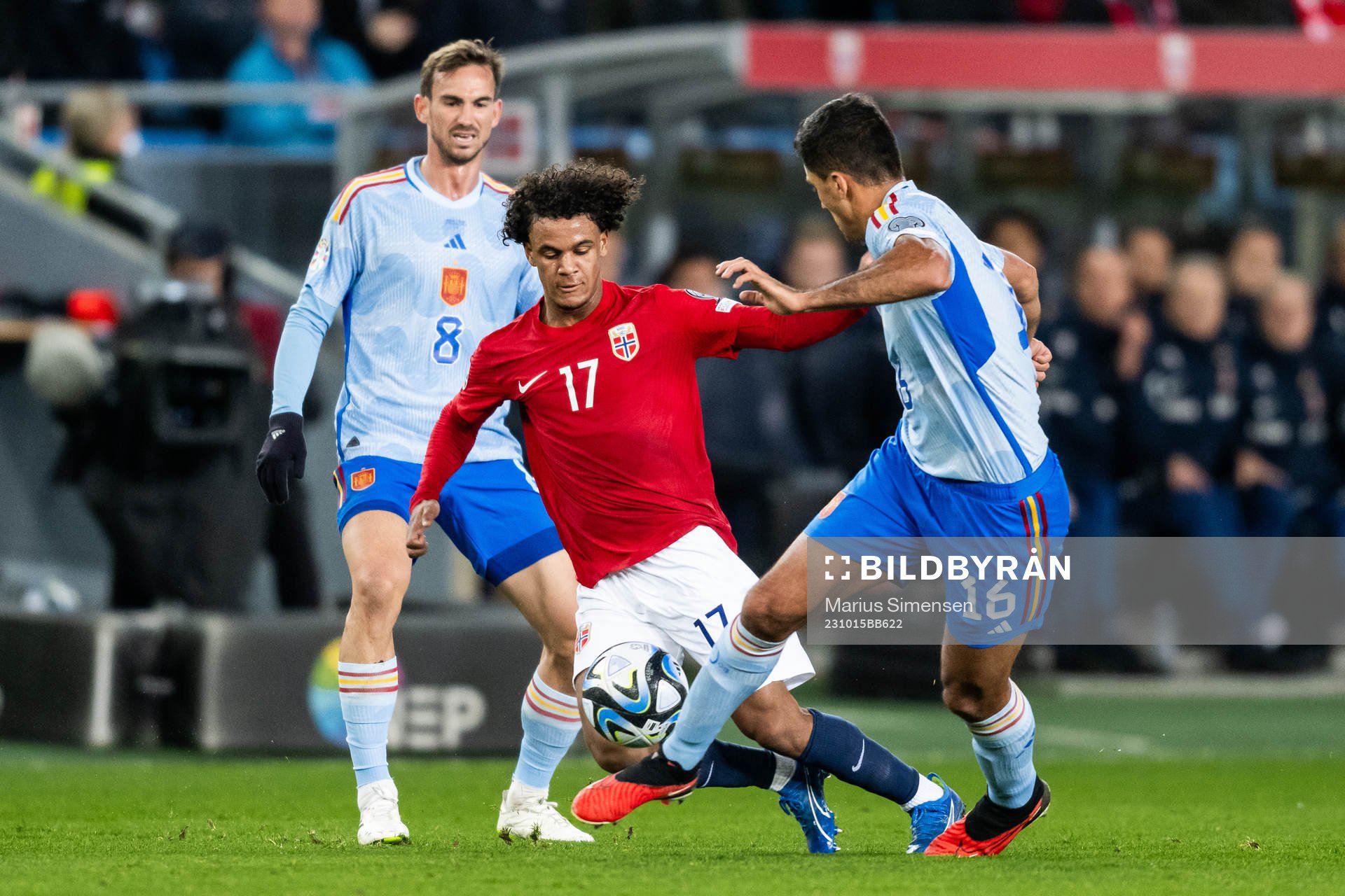 Oscar Bobb of Norway and Rodri of Spain