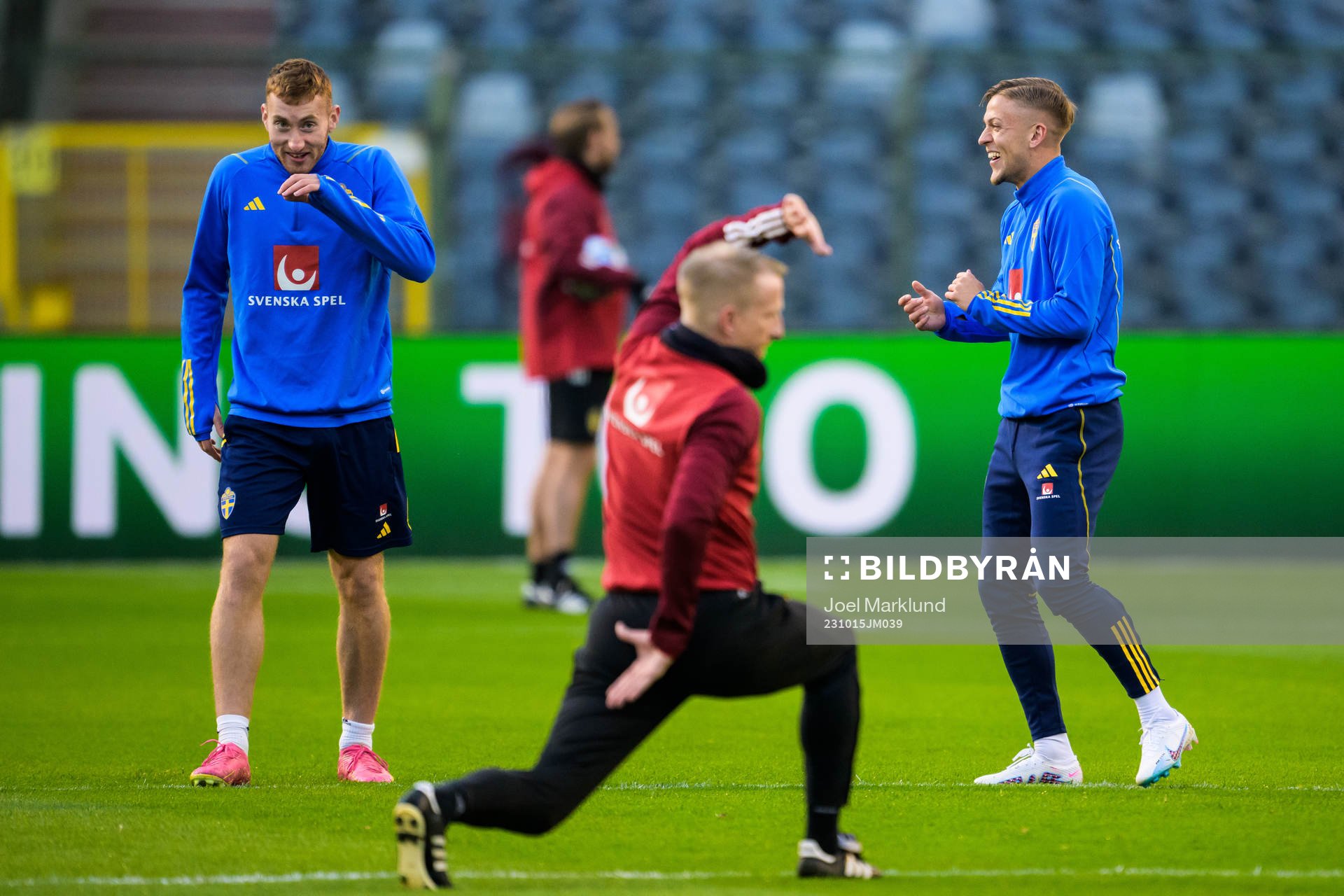 Dejan Kulusevski and Jesper Karlsson of the Swedish