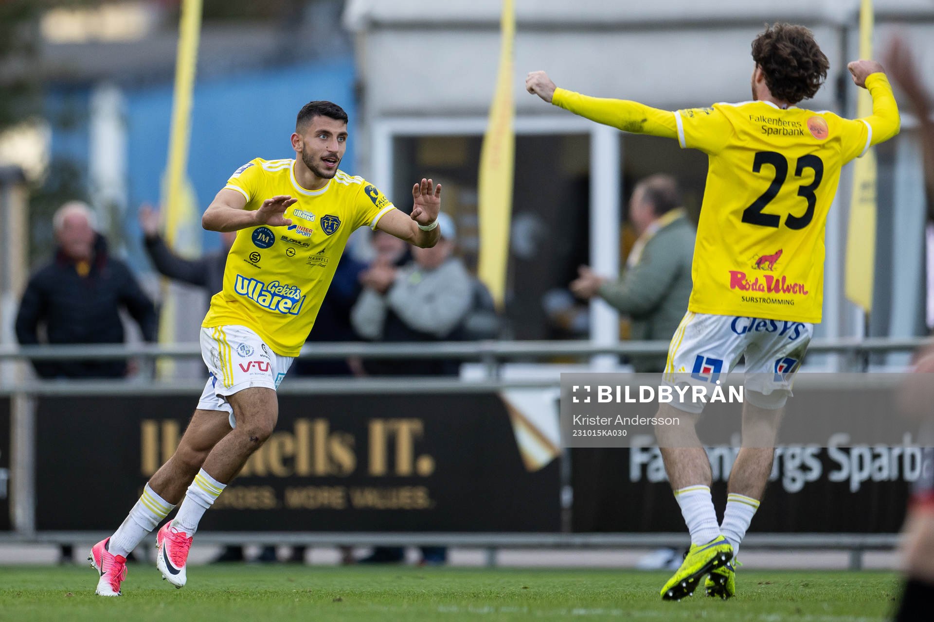 Falkenbergs Leonardo Farah Shahin jublar