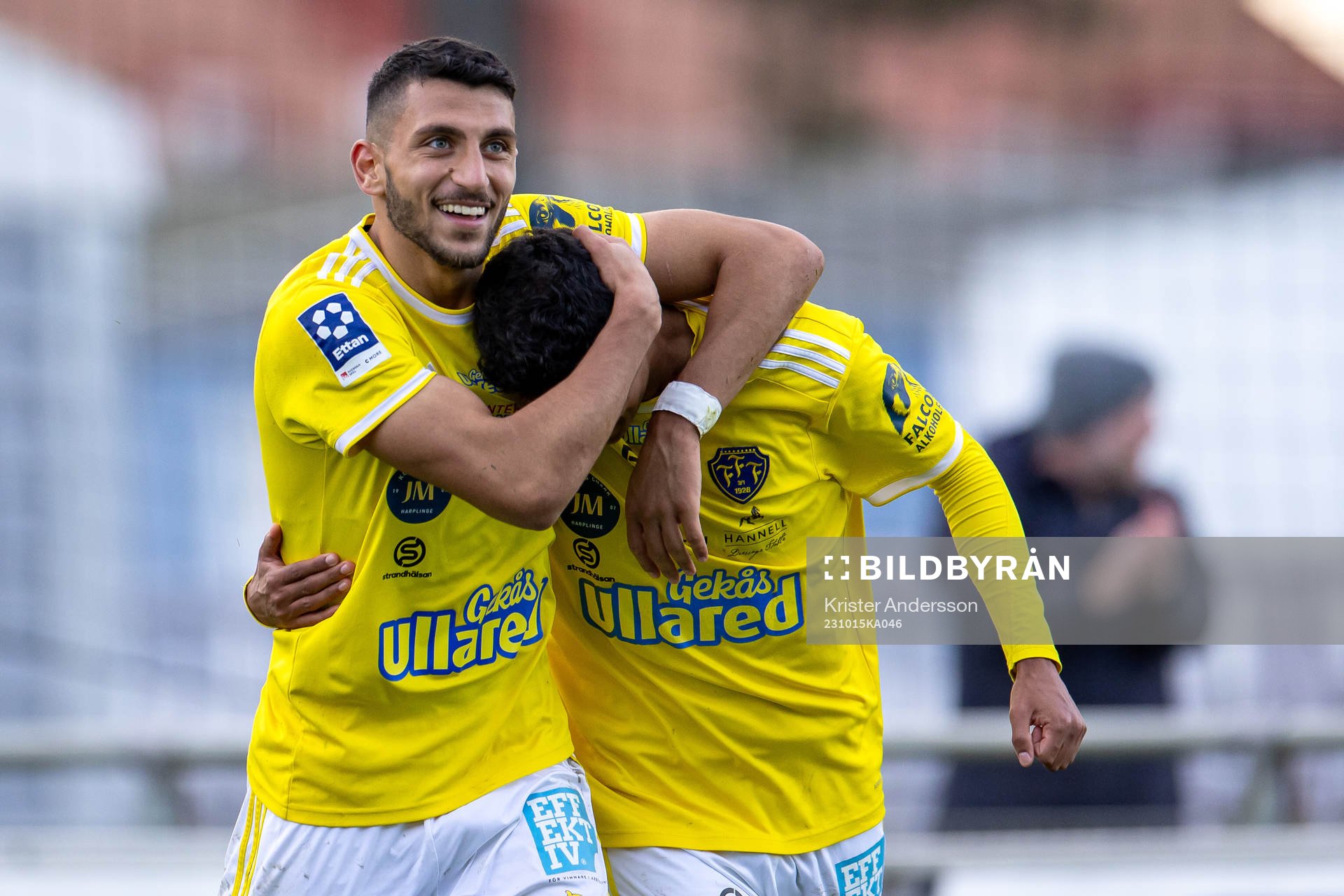 Falkenbergs Leonardo Farah Shahin och Oliver Hintsa jublar
