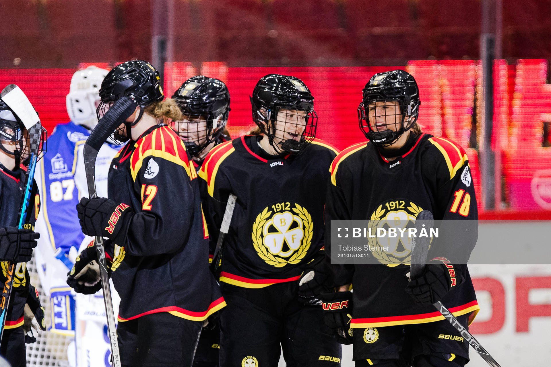Brynäs Noemi Neubauerova jublar