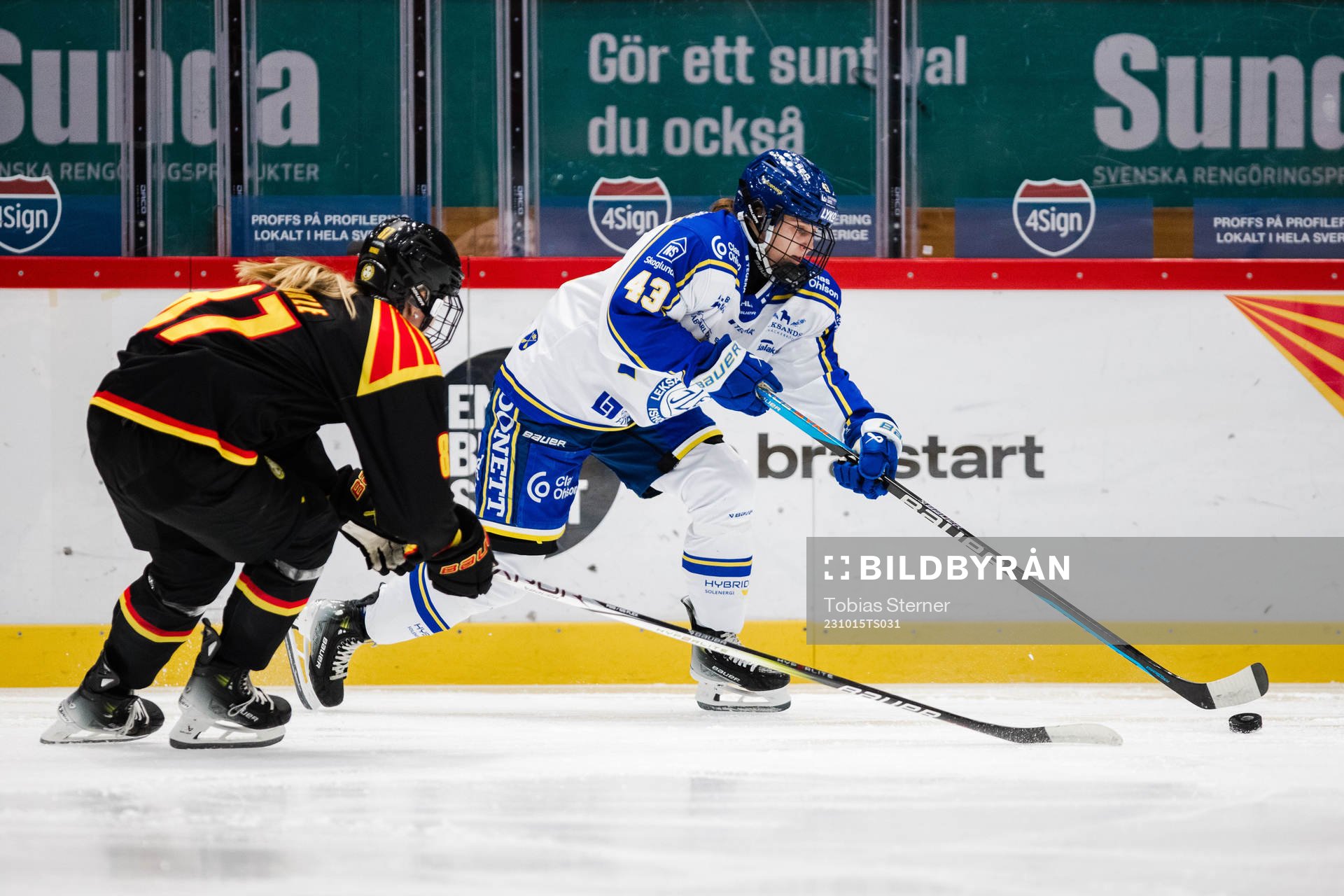 Brynäs Anna Brenkle och Leksands Aino Karppinen