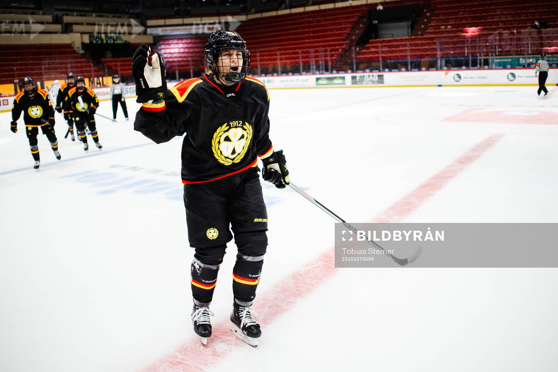 Brynäs Noemi Neubauerova jublar