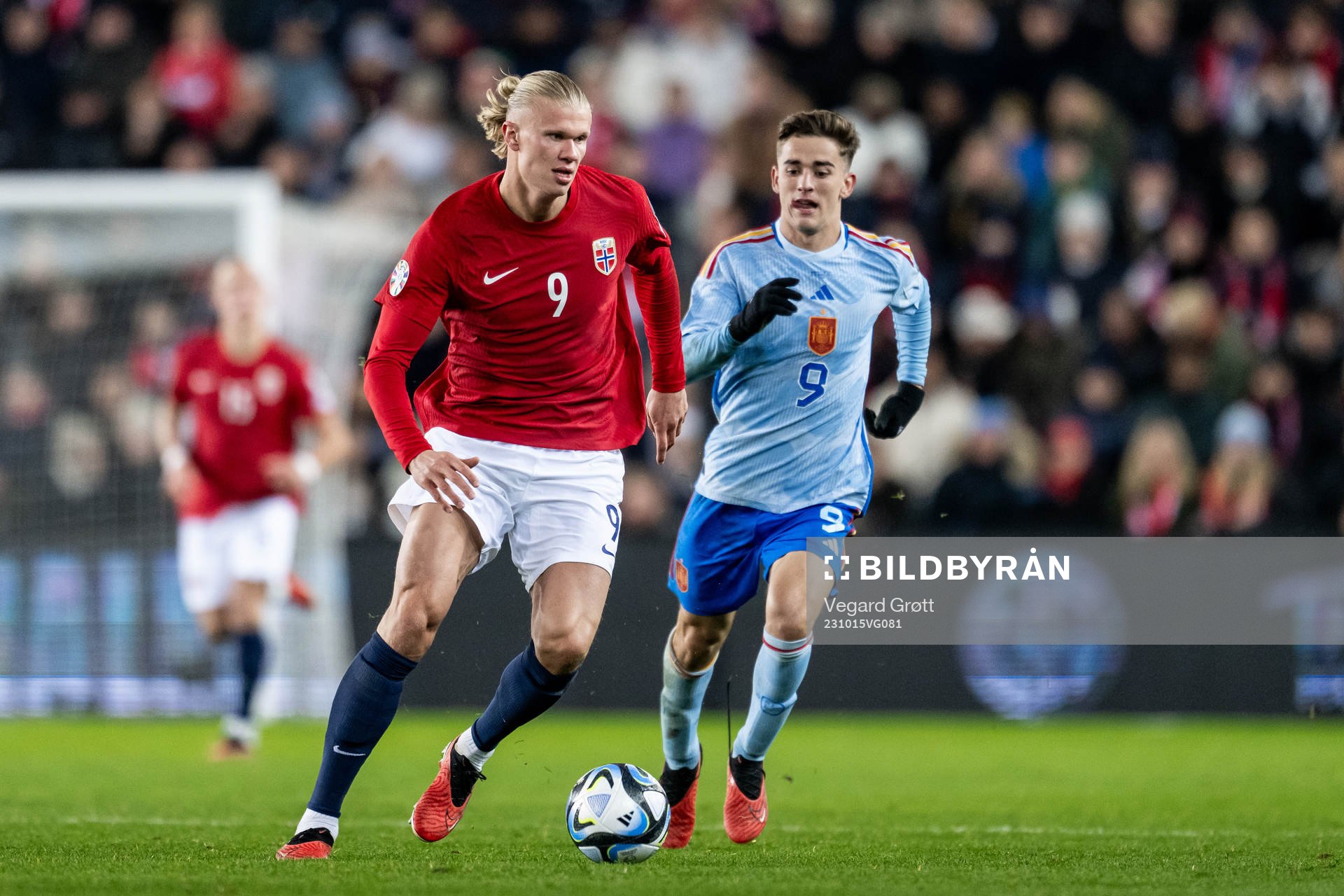 Erling Braut Haaland of Norway and Gavi of Spain