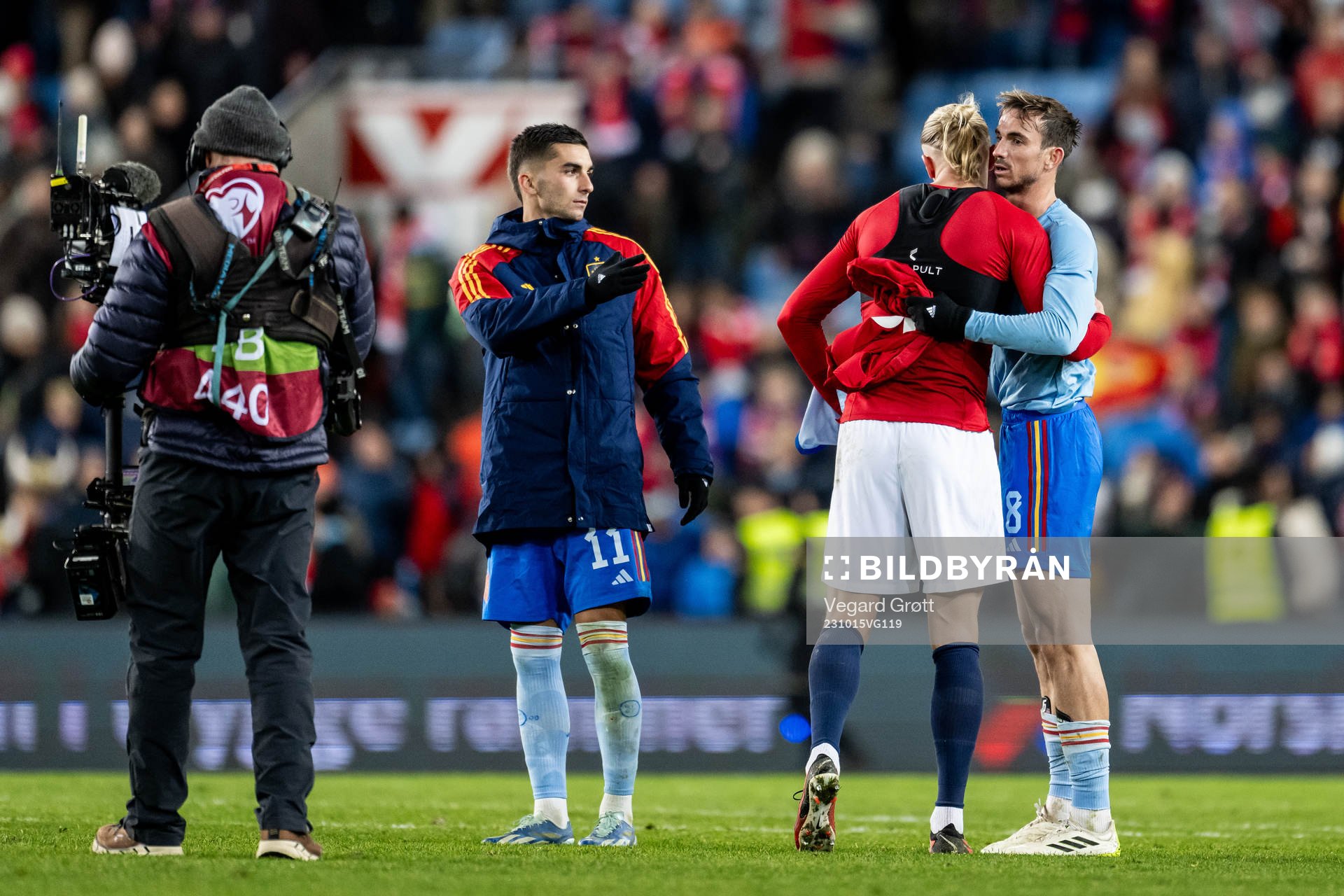 Erling Braut Haaland of Norway and Fabián Ruiz of Spain
