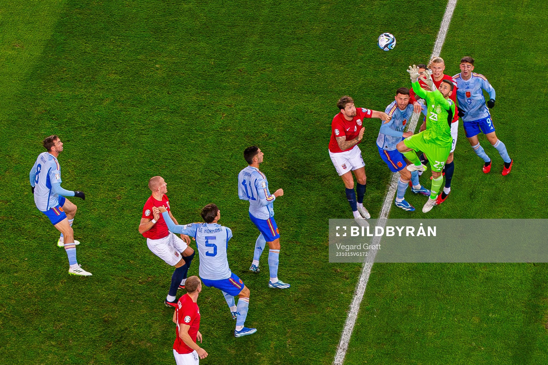 Stefan Strandberg of Norway and goalkeeper Unai Simon of
