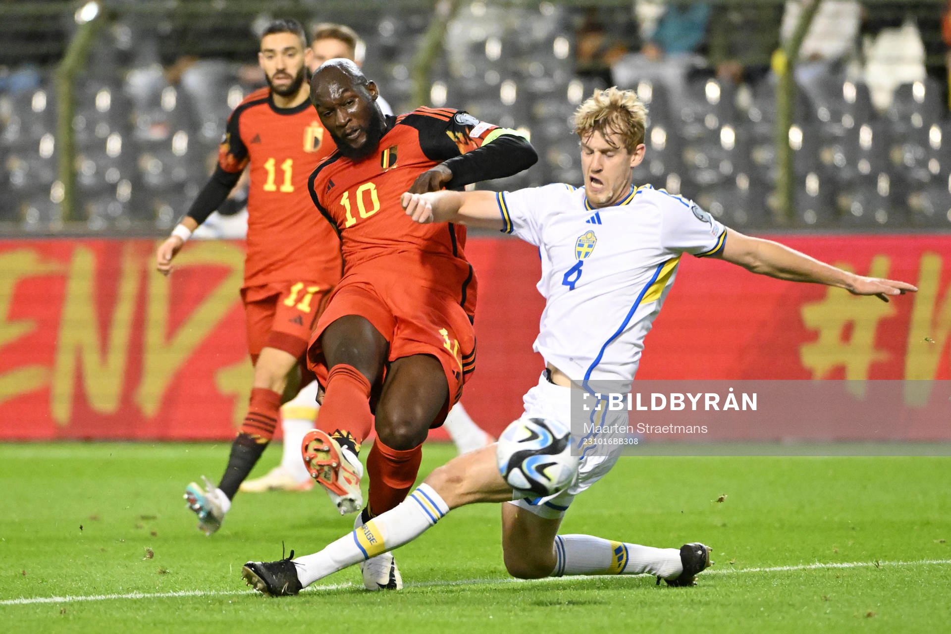 Romelu Lukaku of Belgium battles for the ball with Filip