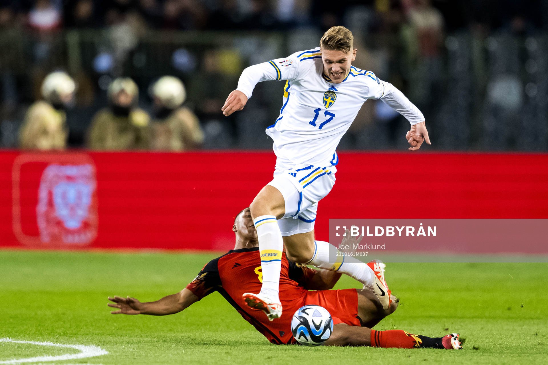 Youri Tielemans of Belgium and Viktor Gyökeres of Sweden