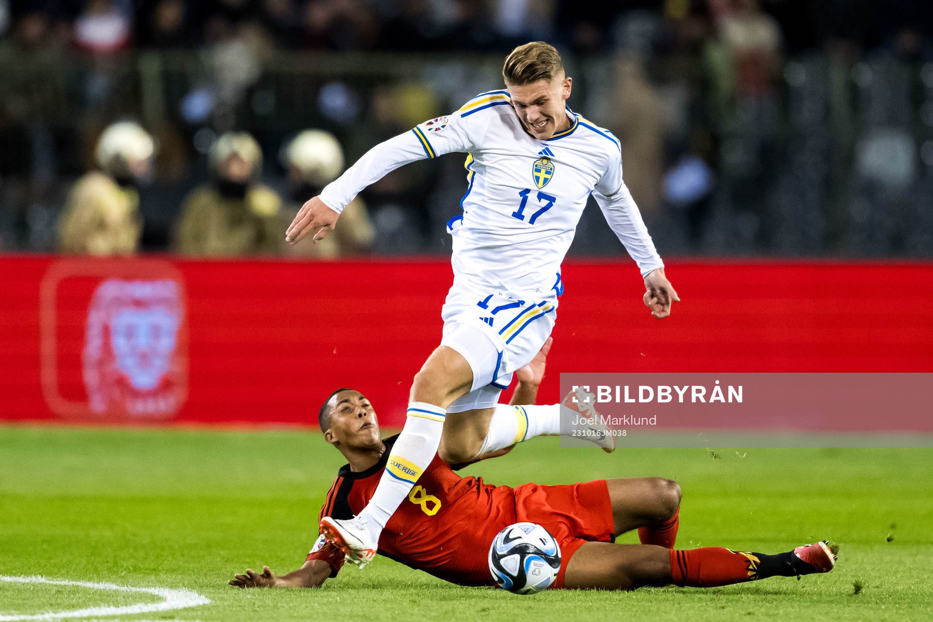 Youri Tielemans of Belgium and Viktor Gyökeres of Sweden