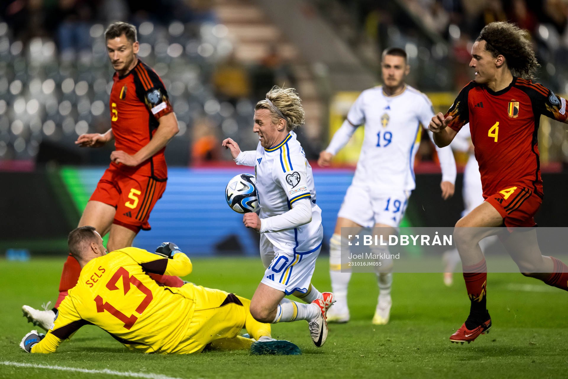 Goalkeeper Matz Sels, Jan Vertonghen and Wout Faes of