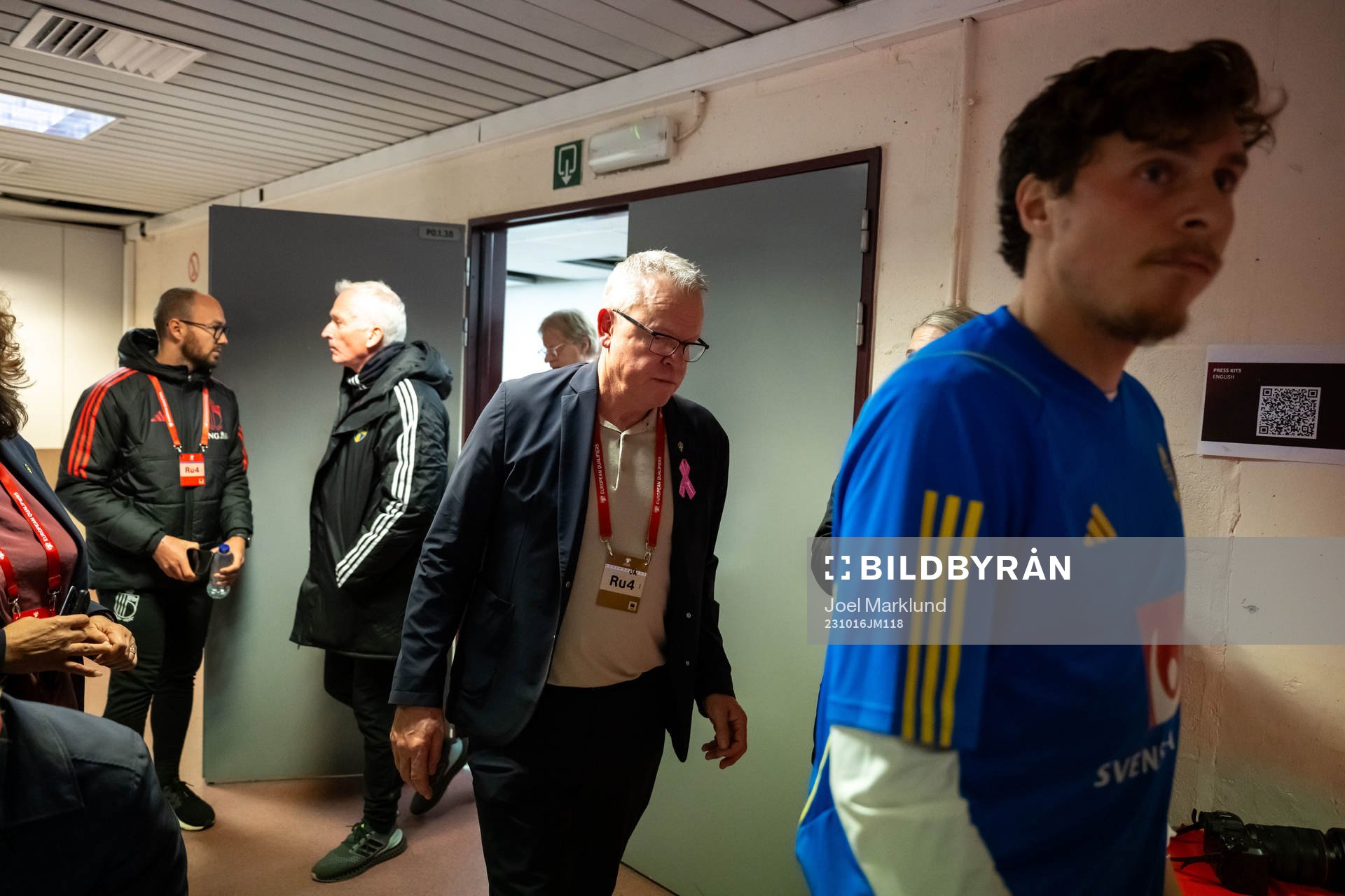 Head coach Janne Andersson and Victor Nilsson Lindelöf of