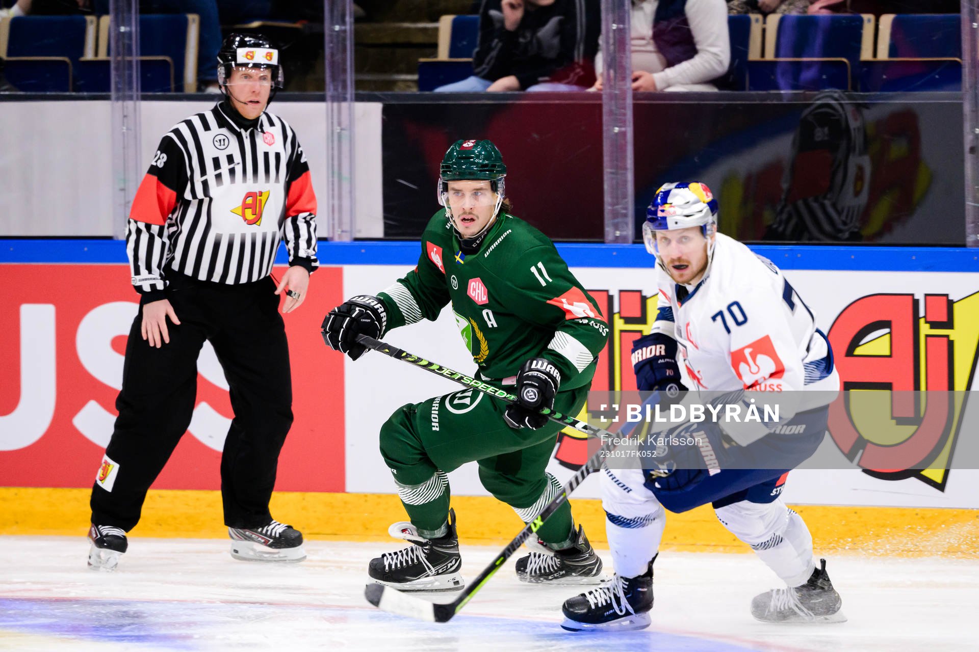 Joakim Nygård of Färjestad and Maximillian Daubner of