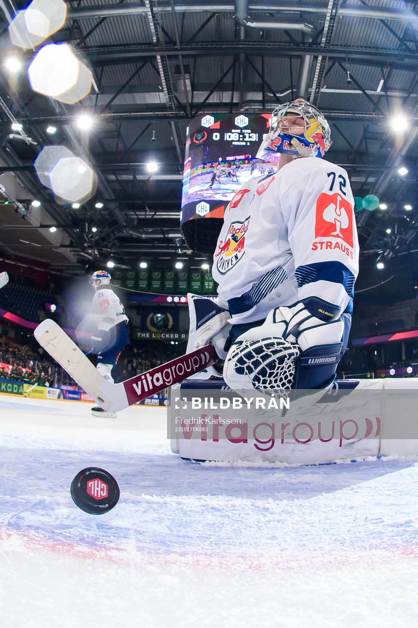 goaltender Daniel Allavena of Munich looks dejected