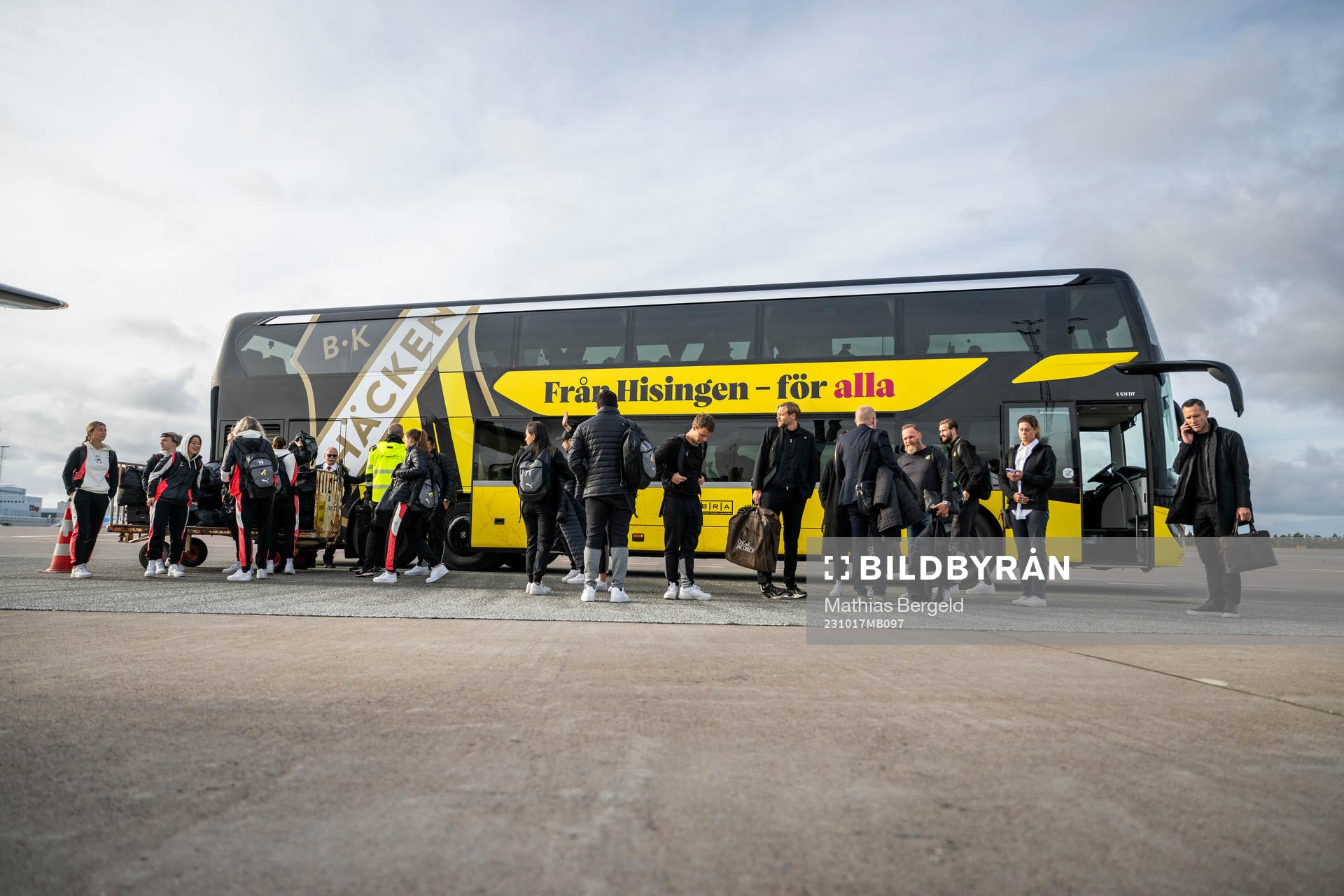Players and staff of Häcken