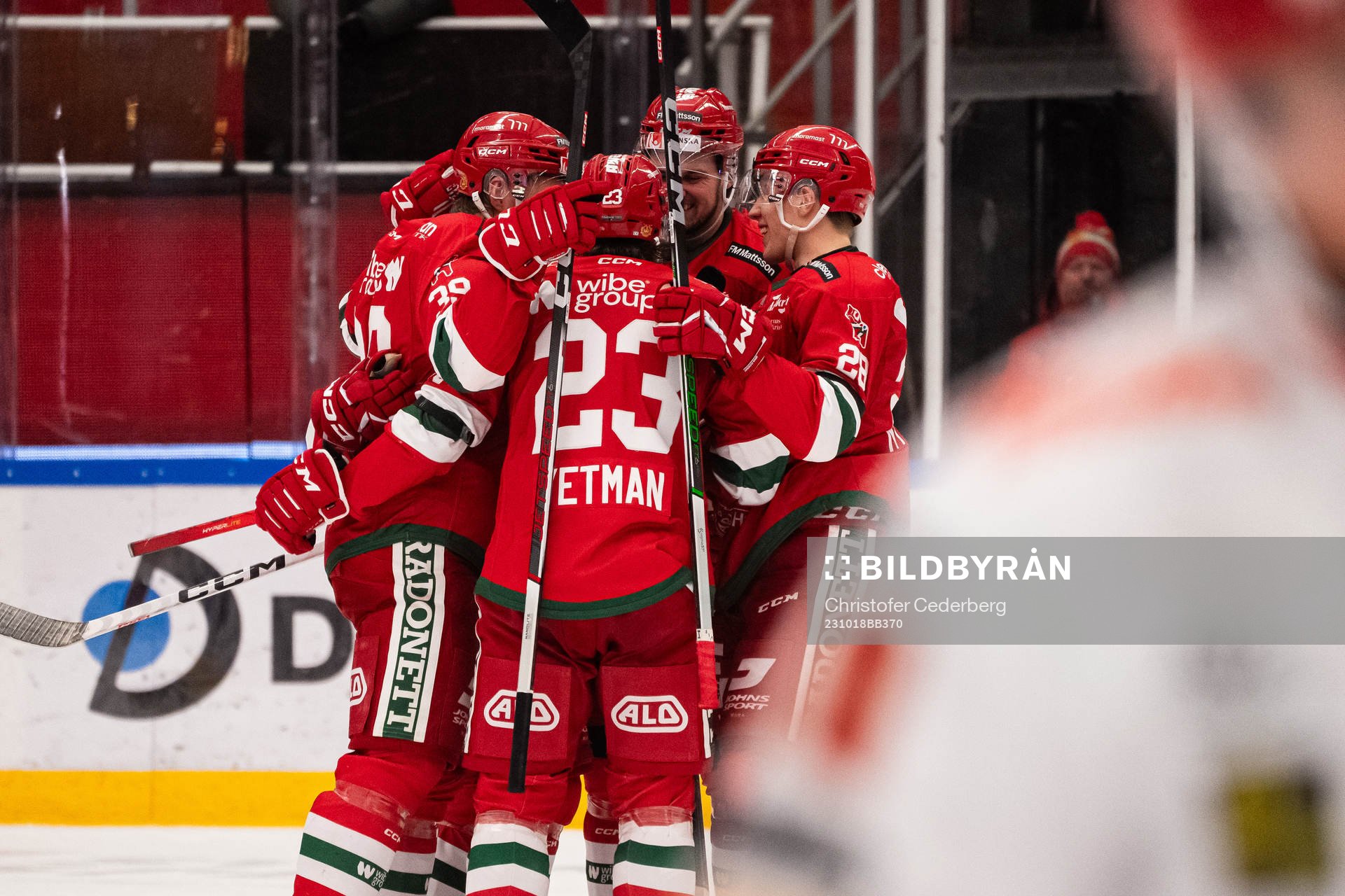 Moras Kristoffer Gunnarsson jublar med lagkamrater