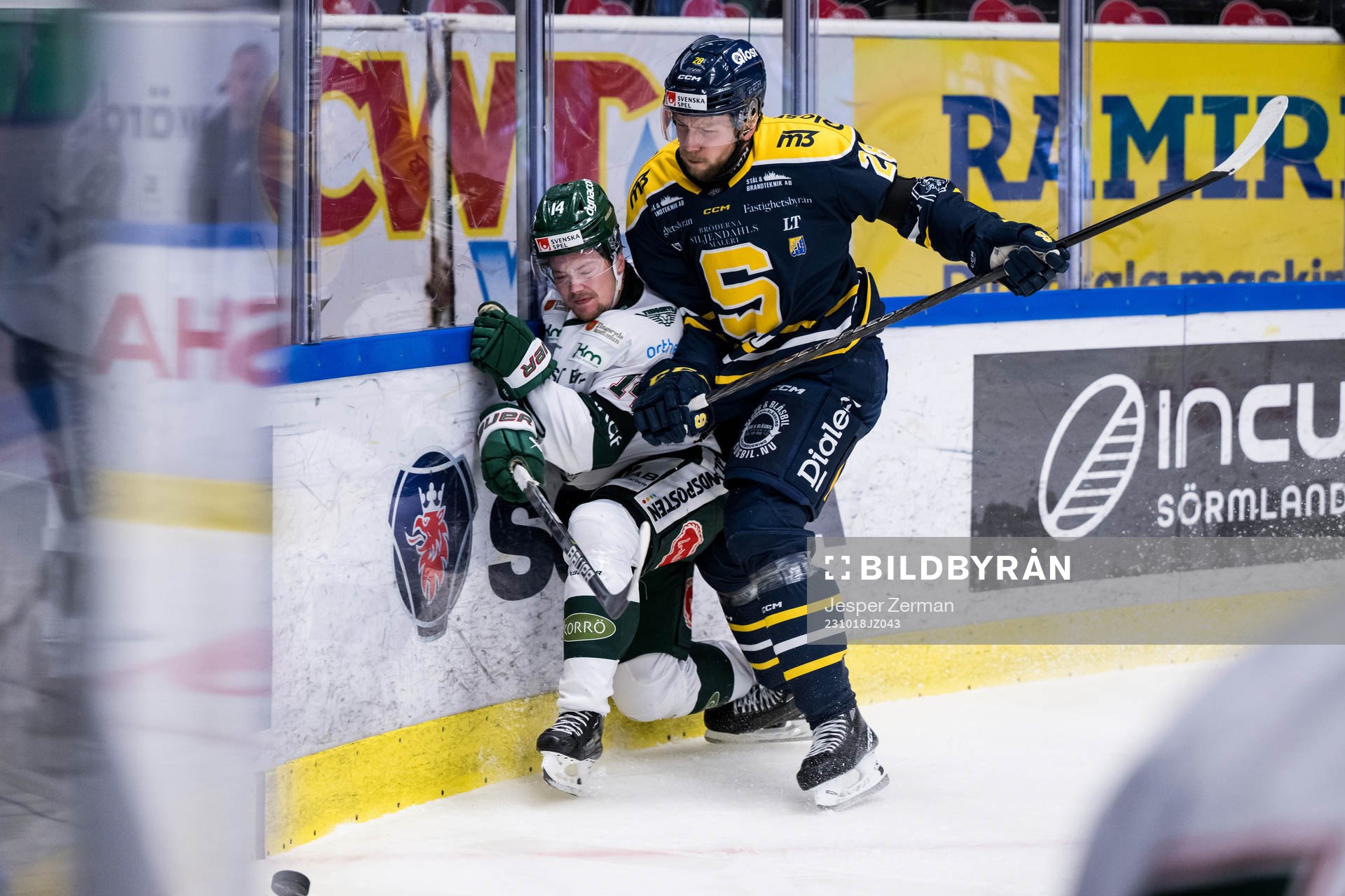 Tingsryds Elias Gunnarsson och Södertäljes Emil Alba