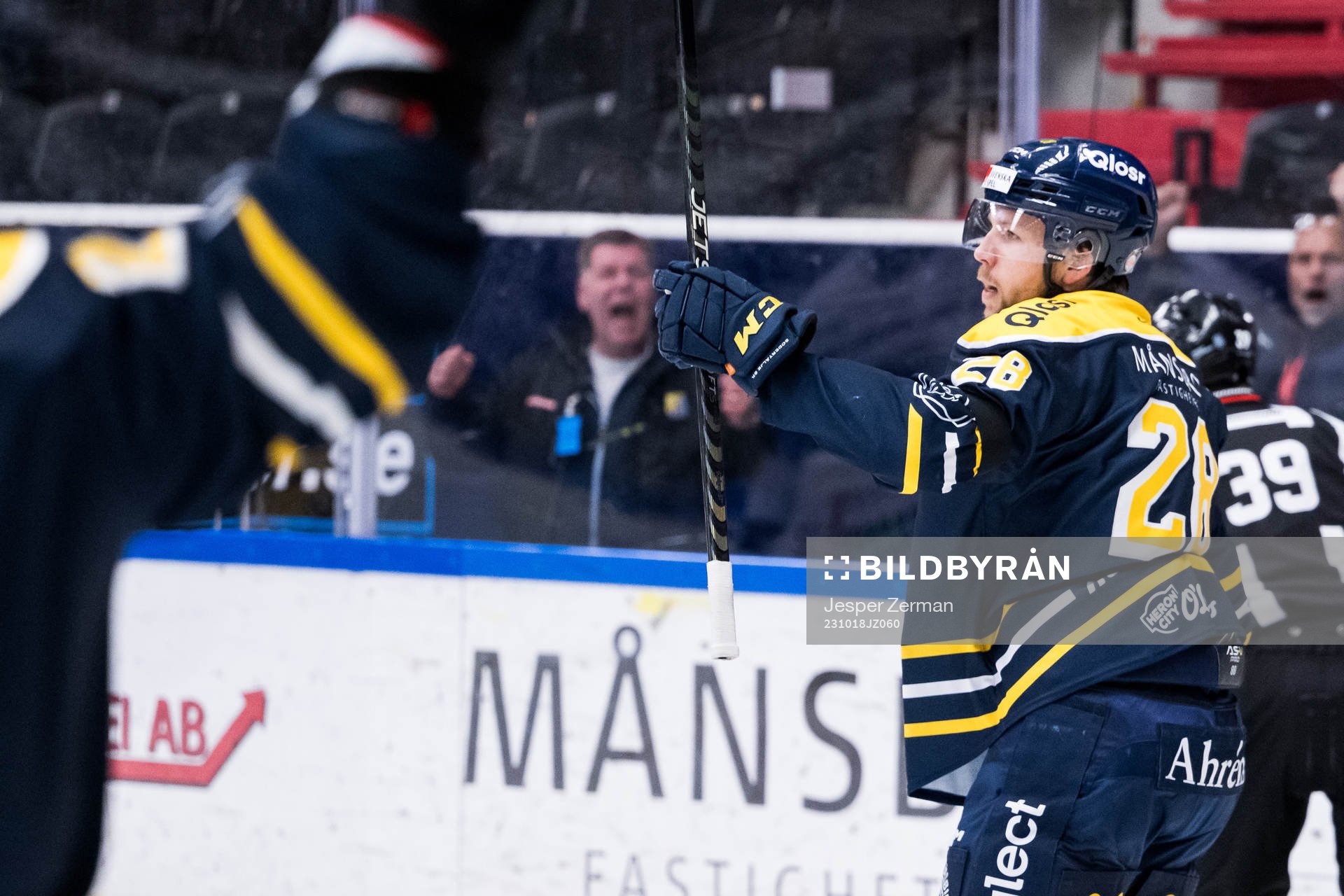 Södertäljes Emil Alba jublar
