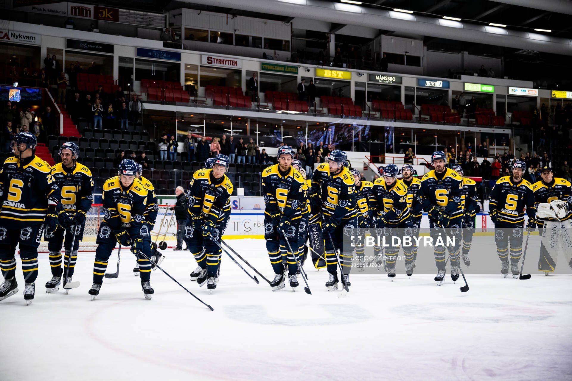 Södertäljes spelare jublar