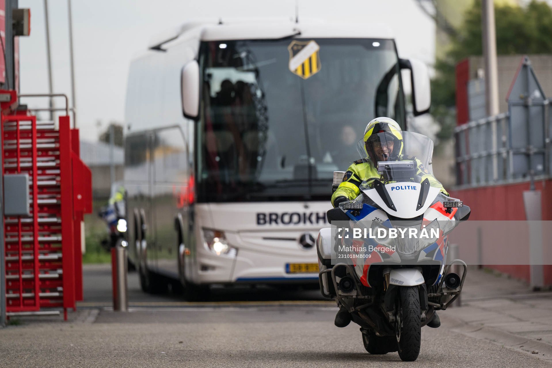 Police escort the team bus of Häcken
