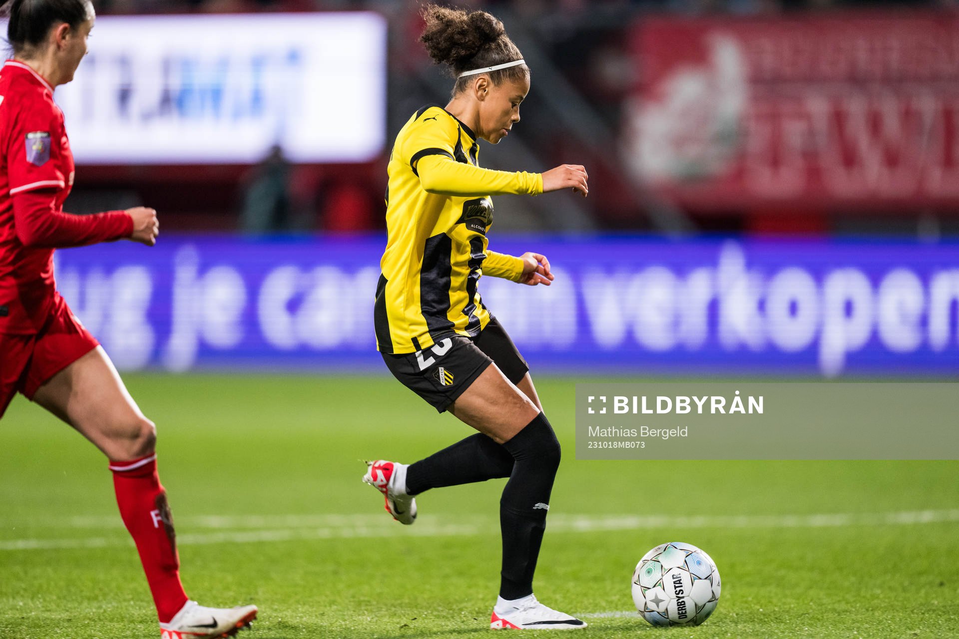 Felicia Schröder of Häcken scores the 1-2 goal