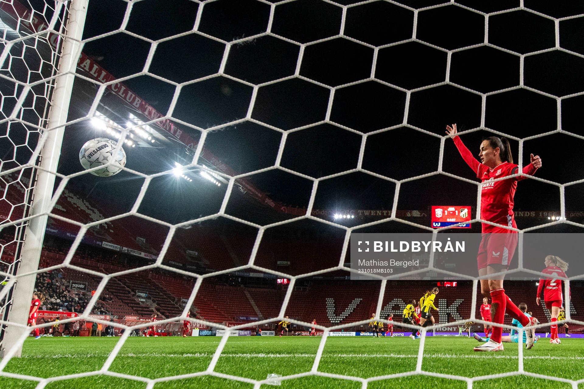 Wieke Kaptein of Twente looks dejected