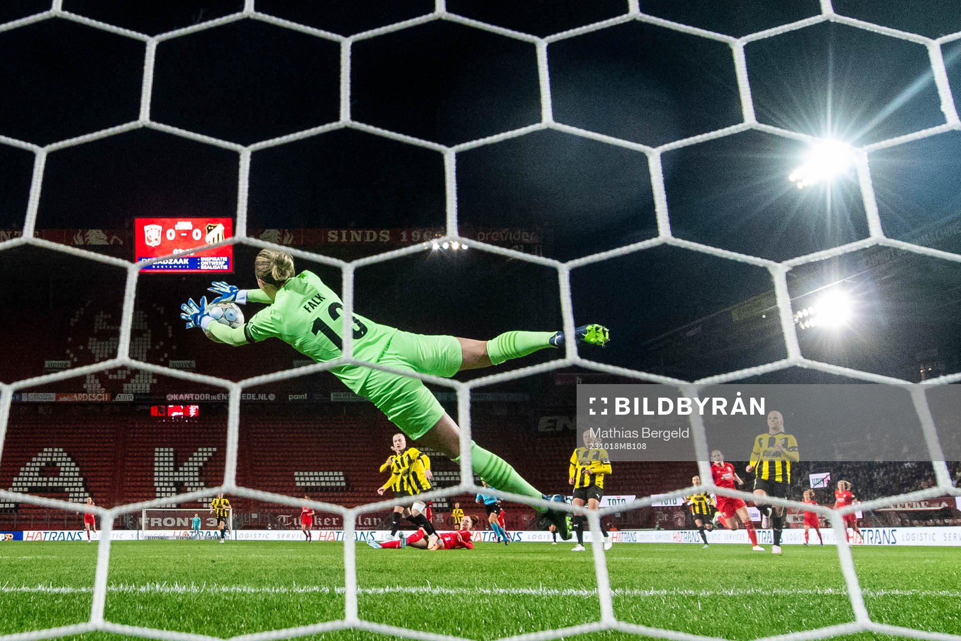 goalkeeper Jennifer Falk of Häcken with a save