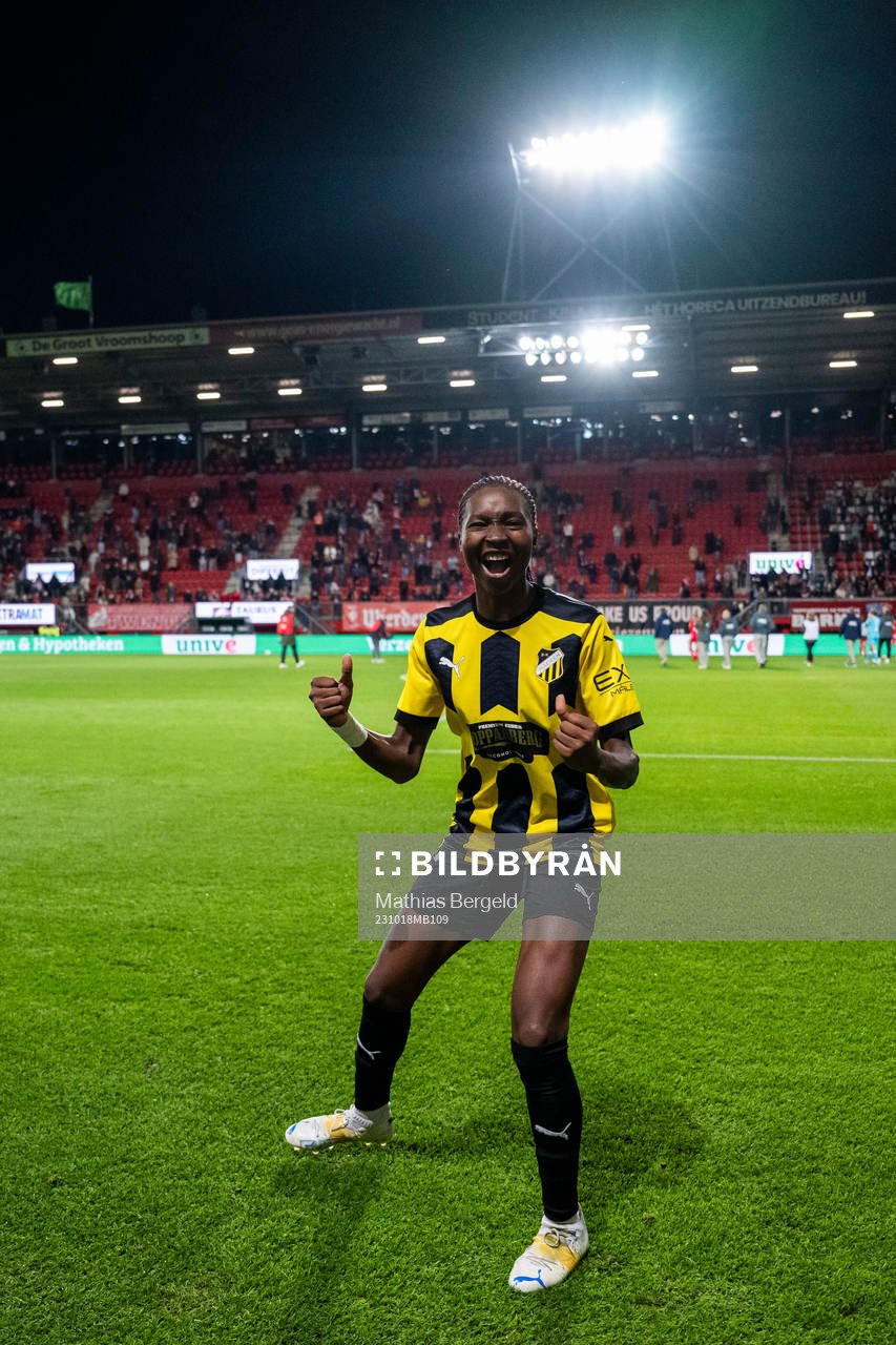 Aisha Masaka of Häcken celebrates