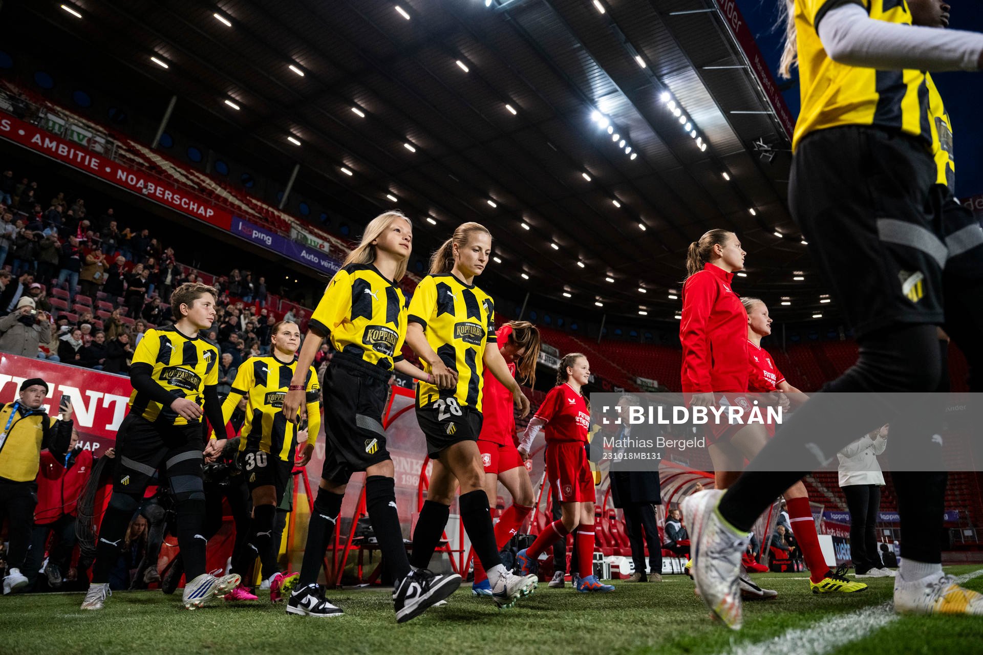 Hanna Wijk and Anna Anvegård of Häcken enter the pitch