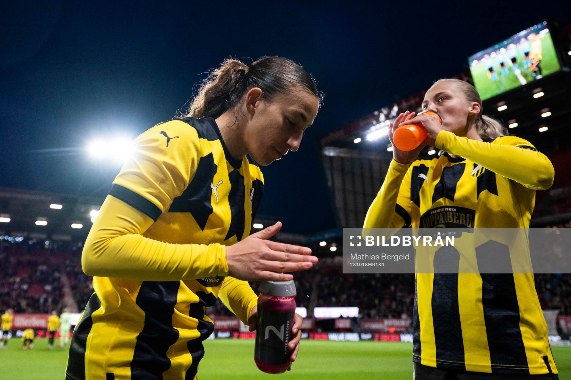 Rusul Rosa Kafaji and Elma Junttila Nelhage of Häcken
